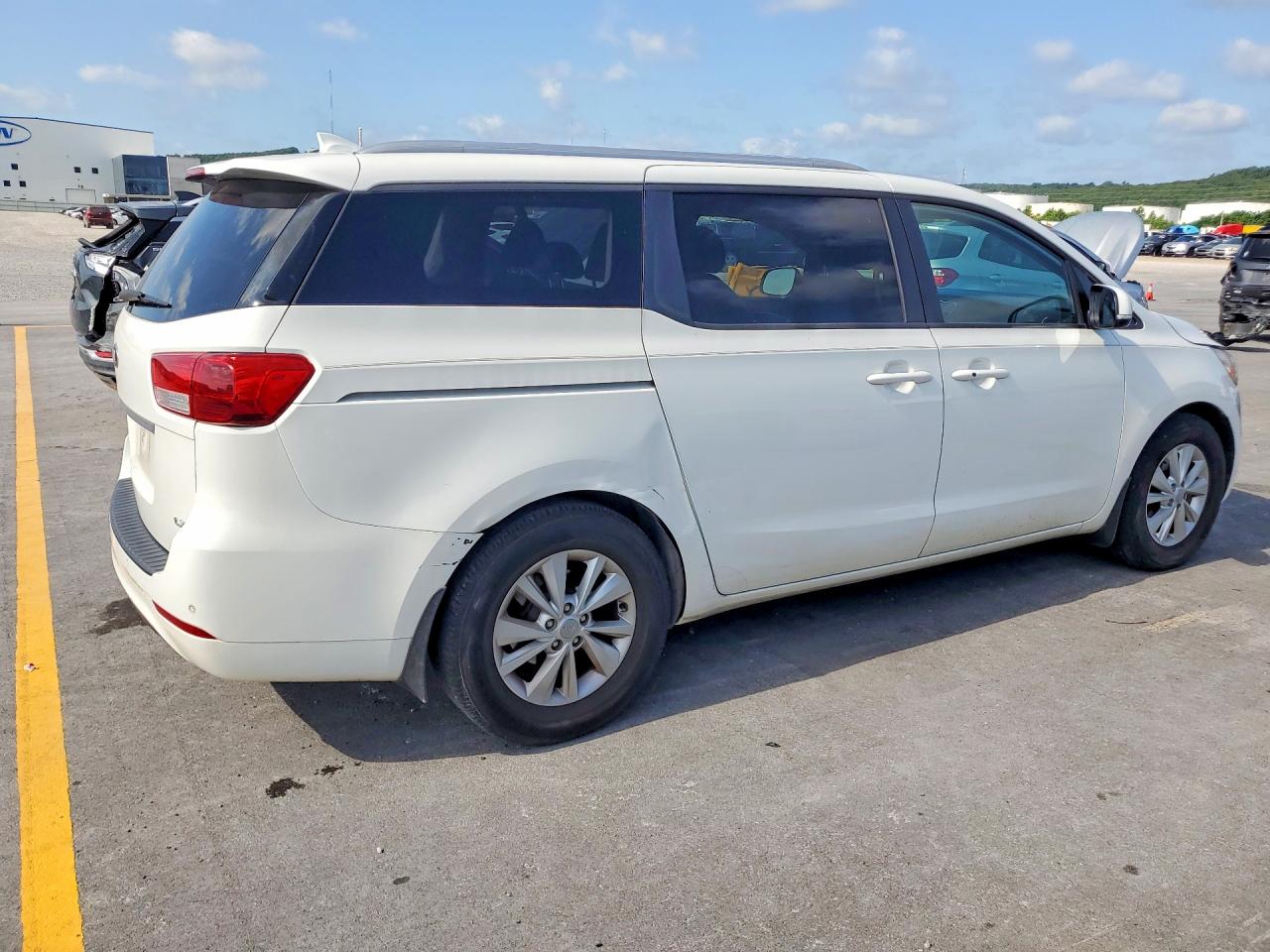 2016 Kia Sedona Lx White vin: KNDMB5C15G6217239