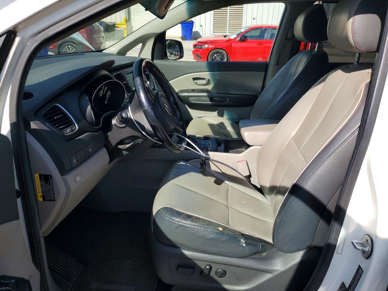 2017 Kia Sedona Lx White vin: KNDMB5C15H6281461