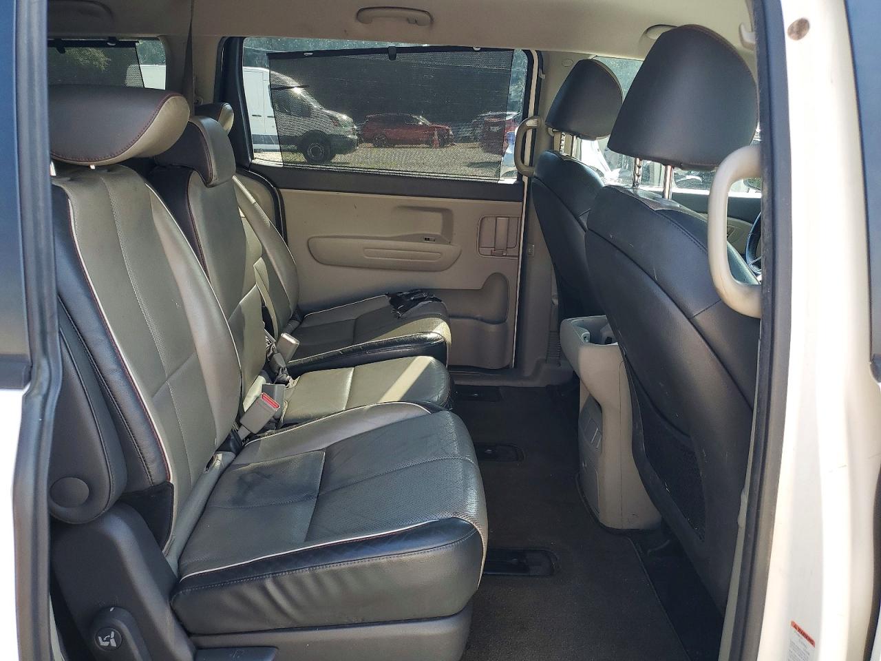 2017 Kia Sedona Lx White vin: KNDMB5C15H6281461