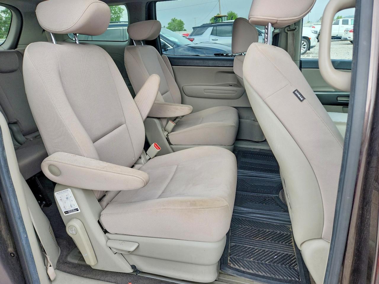 2015 Kia Sedona Lx Gray vin: KNDMB5C16F6080035