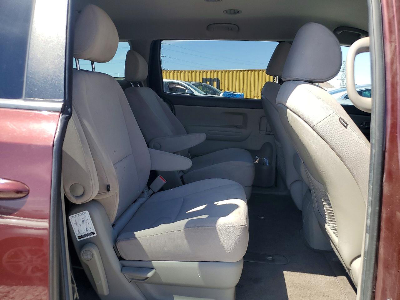 2015 Kia Sedona Lx Maroon vin: KNDMB5C16F6080570