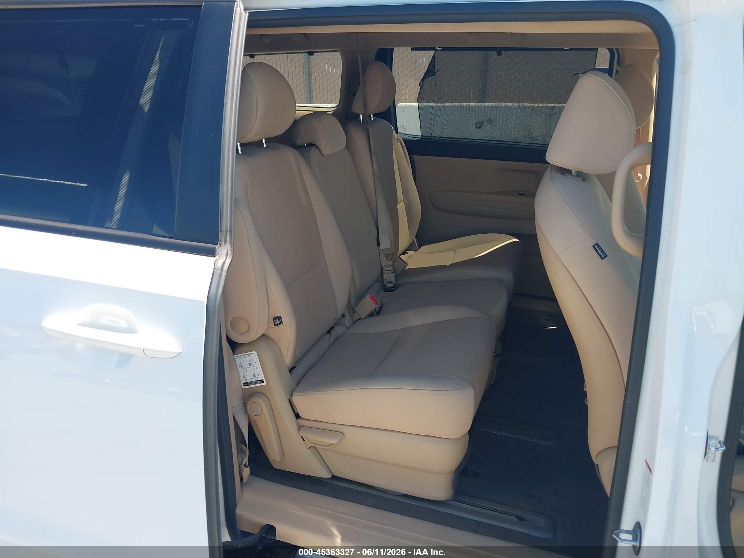 2016 Kia Sedona Lx White vin: KNDMB5C16G6087410