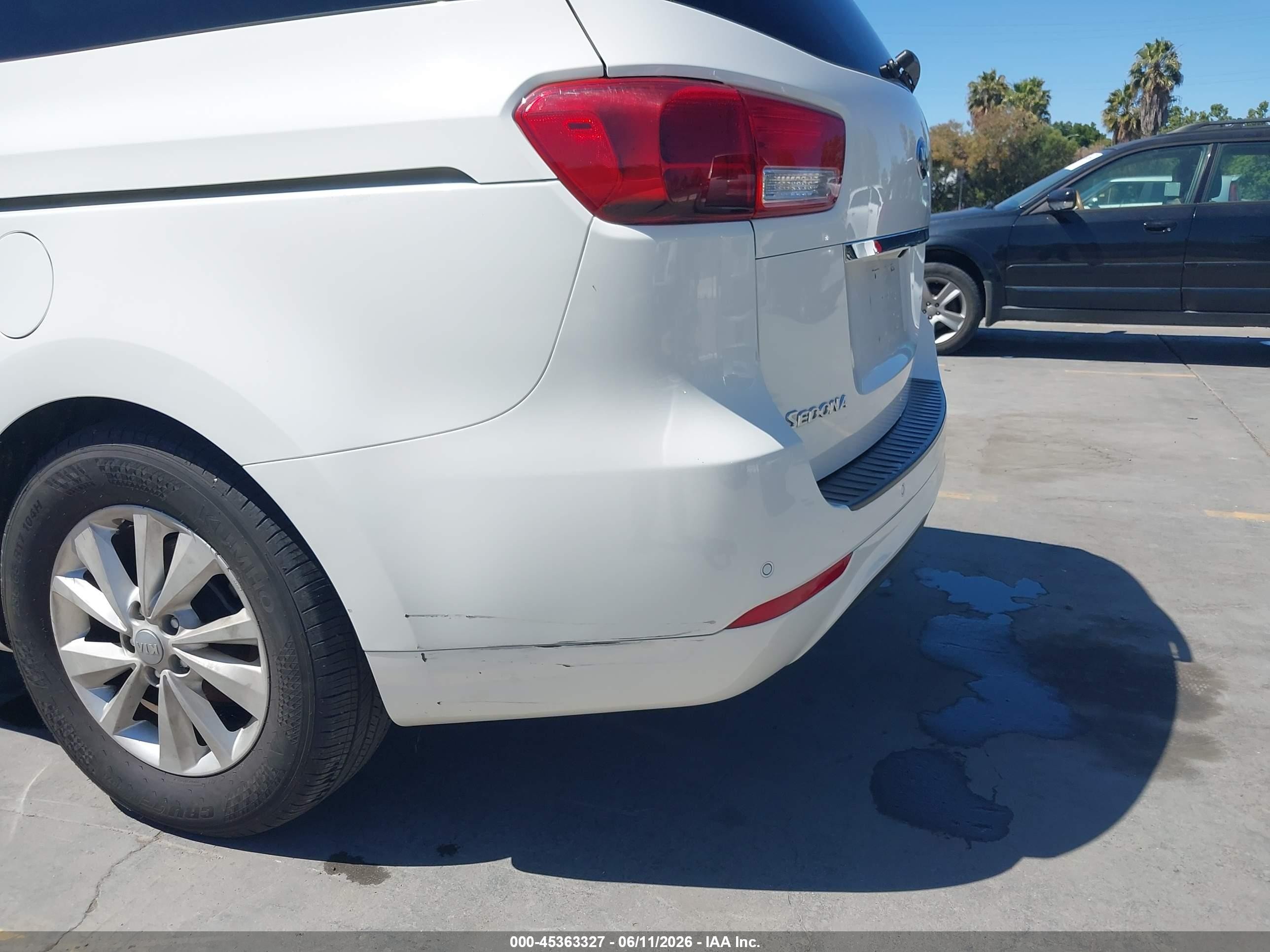 2016 Kia Sedona Lx White vin: KNDMB5C16G6087410