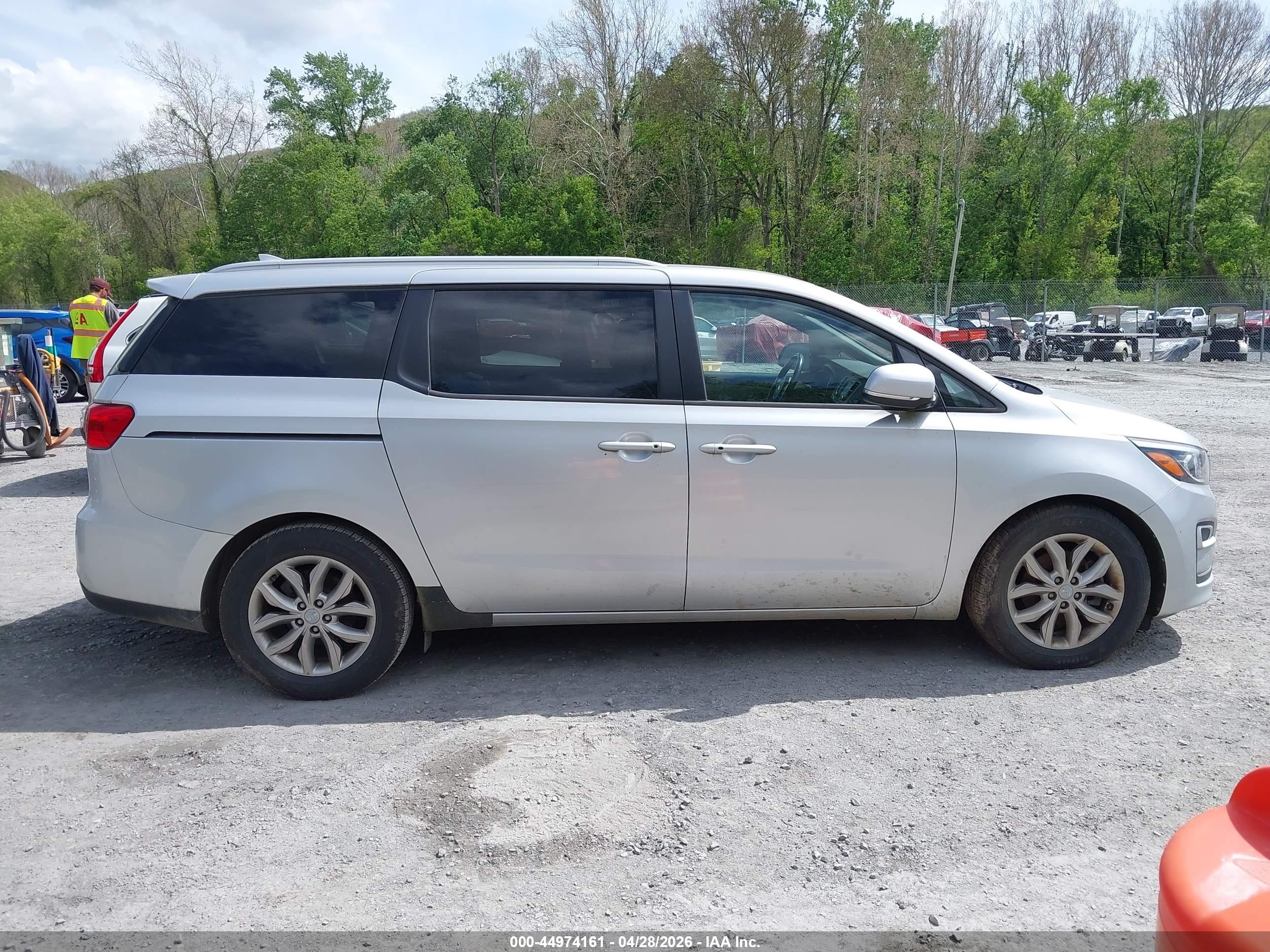 2019 Kia Sedona Ex Серебряный vin: KNDMB5C17K6513744