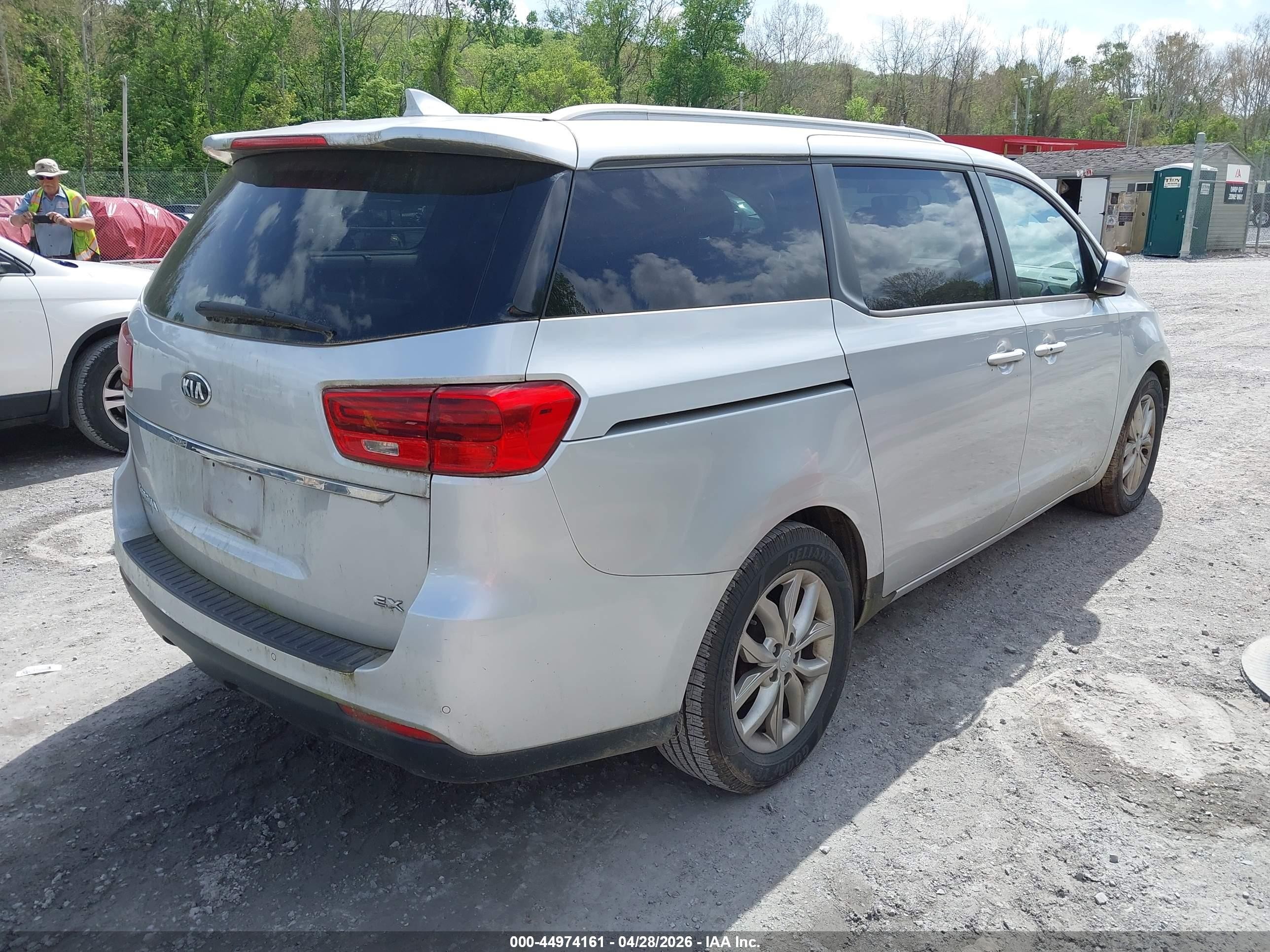 2019 Kia Sedona Ex Серебряный vin: KNDMB5C17K6513744