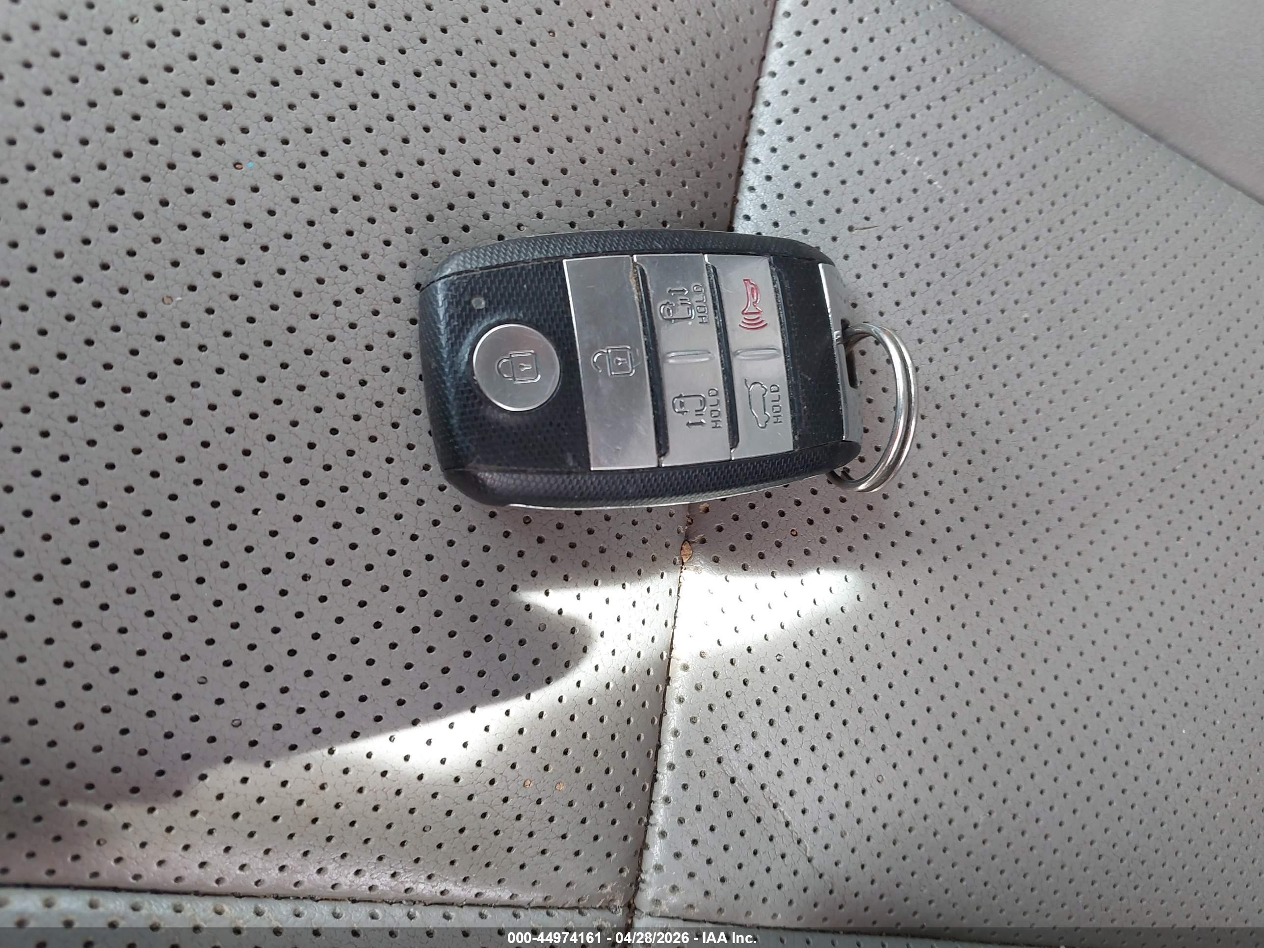 2019 Kia Sedona Ex Серебряный vin: KNDMB5C17K6513744