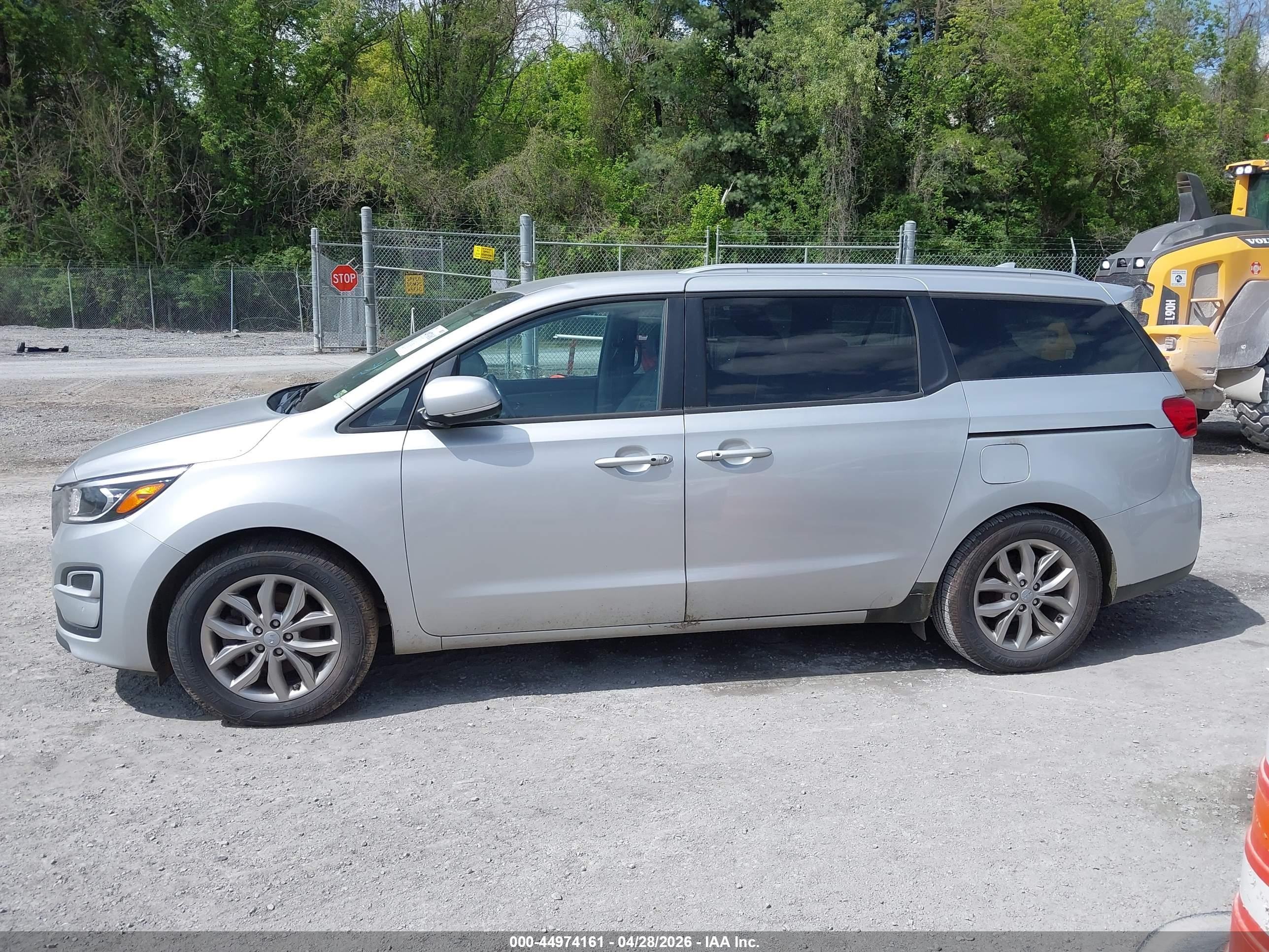 2019 Kia Sedona Ex Серебряный vin: KNDMB5C17K6513744