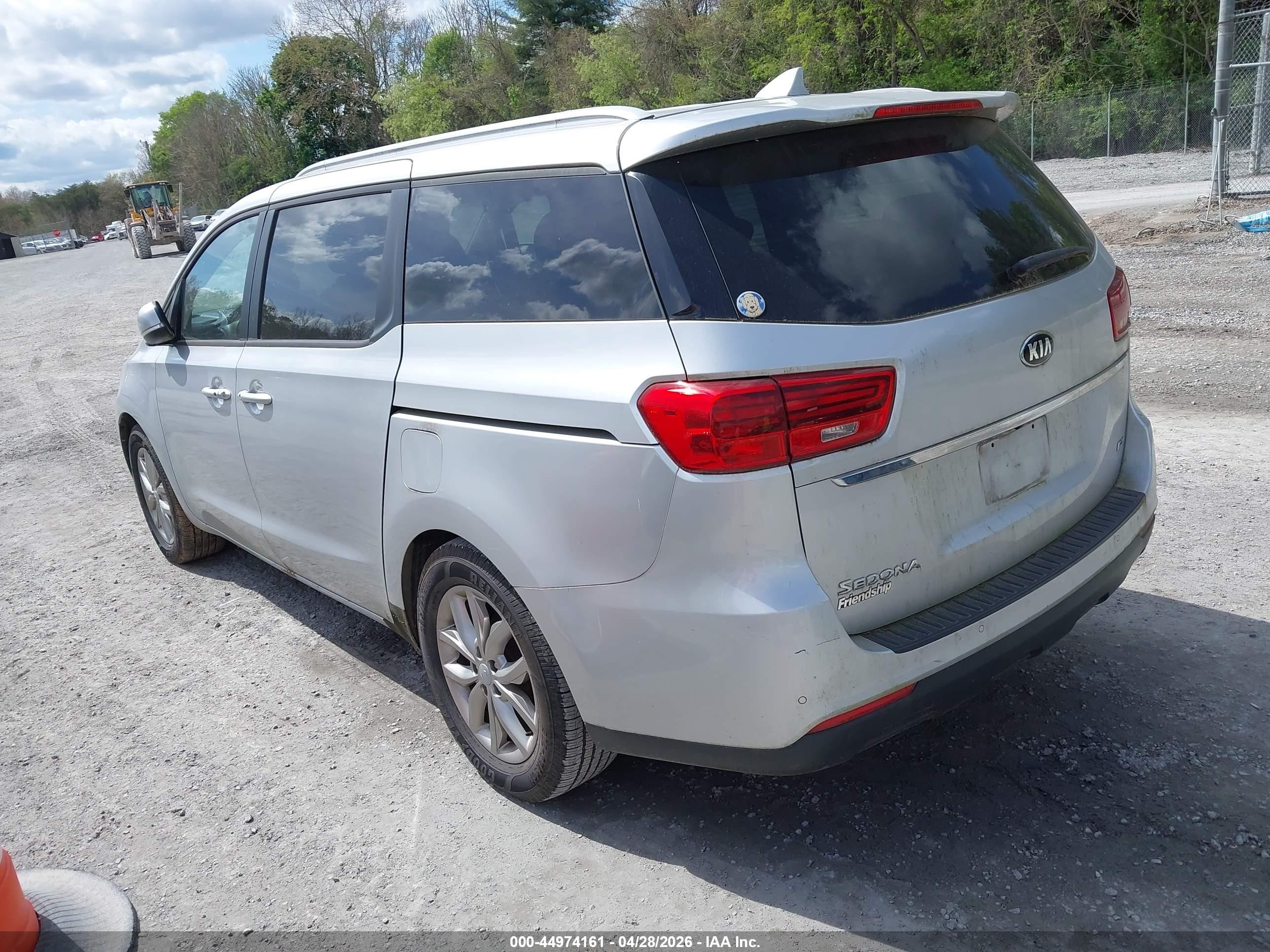 2019 Kia Sedona Ex Серебряный vin: KNDMB5C17K6513744