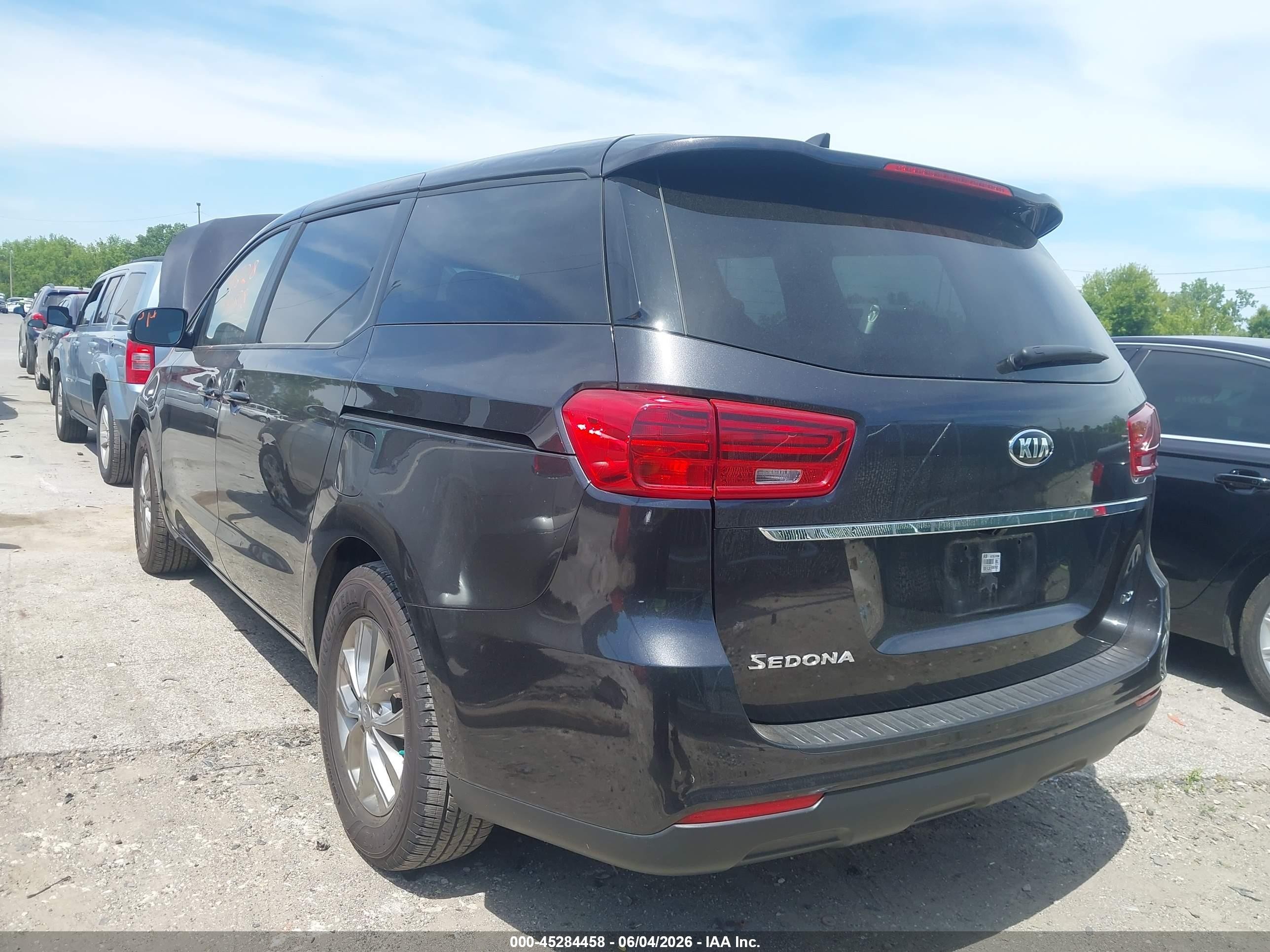 2021 Kia Sedona Lx Gray vin: KNDMB5C17M6662044