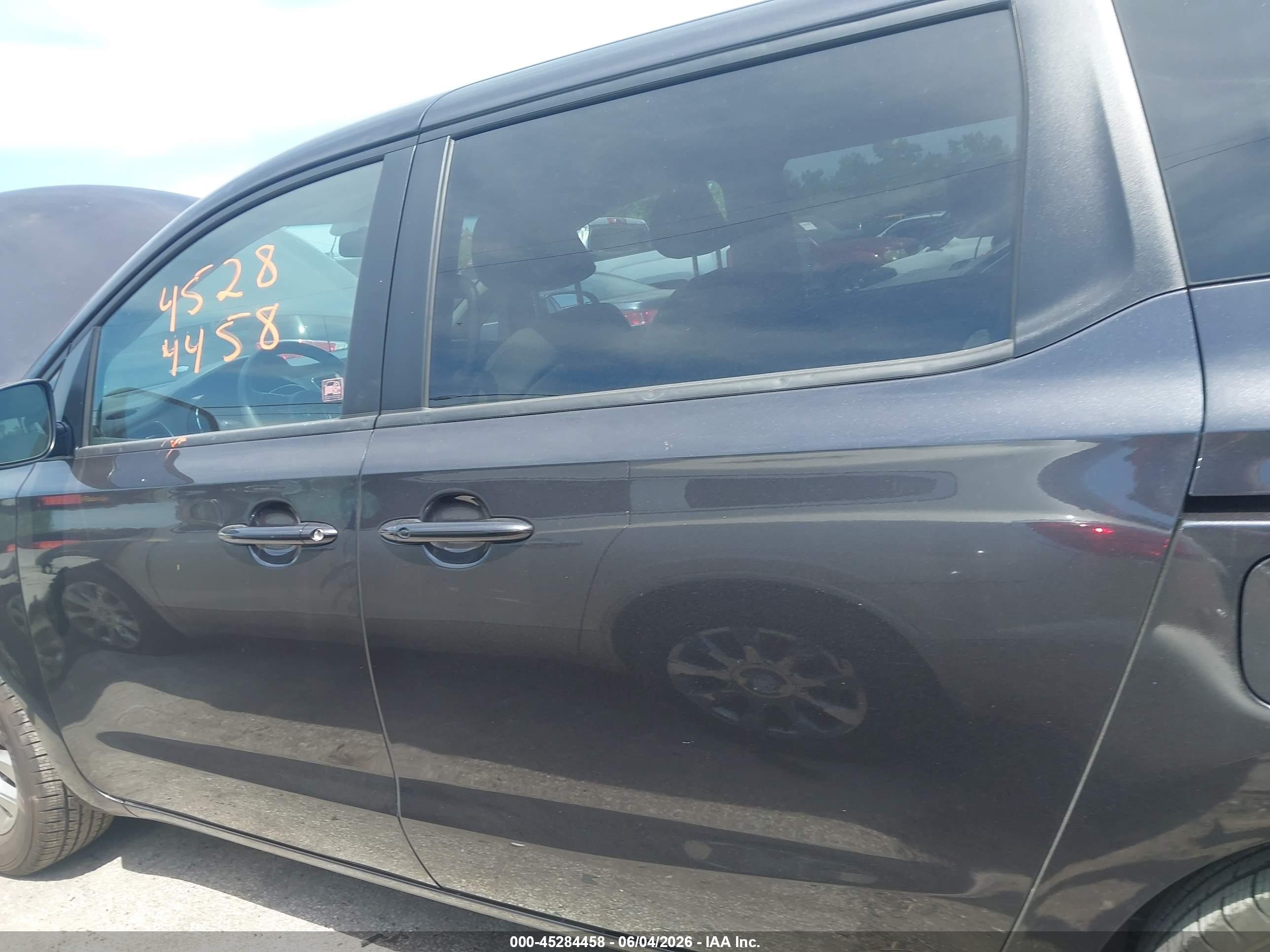 2021 Kia Sedona Lx Gray vin: KNDMB5C17M6662044