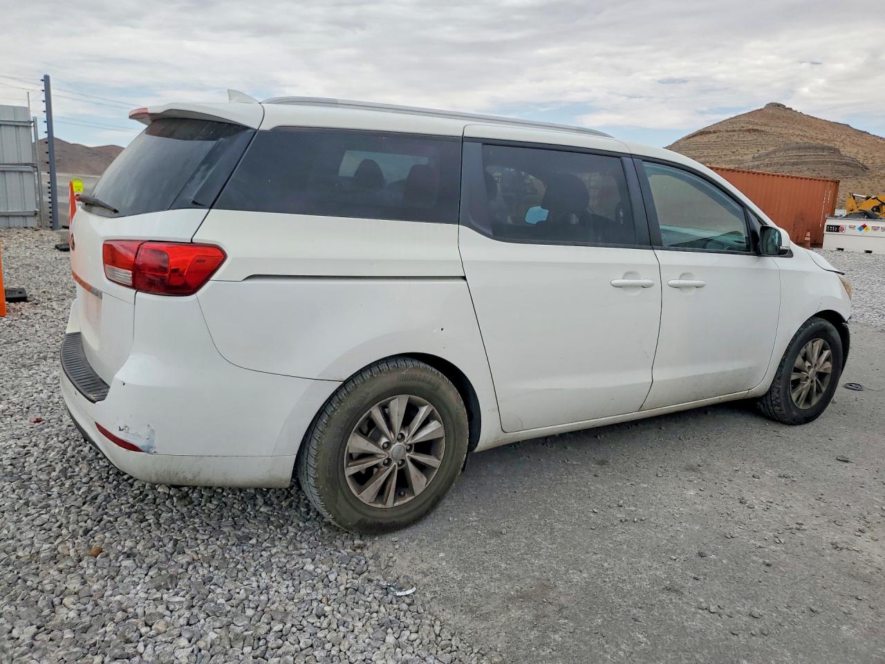 2015 Kia Sedona Lx White vin: KNDMB5C18F6032178