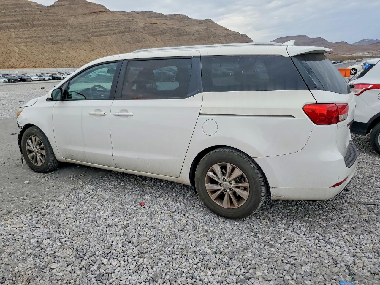2015 Kia Sedona Lx White vin: KNDMB5C18F6032178