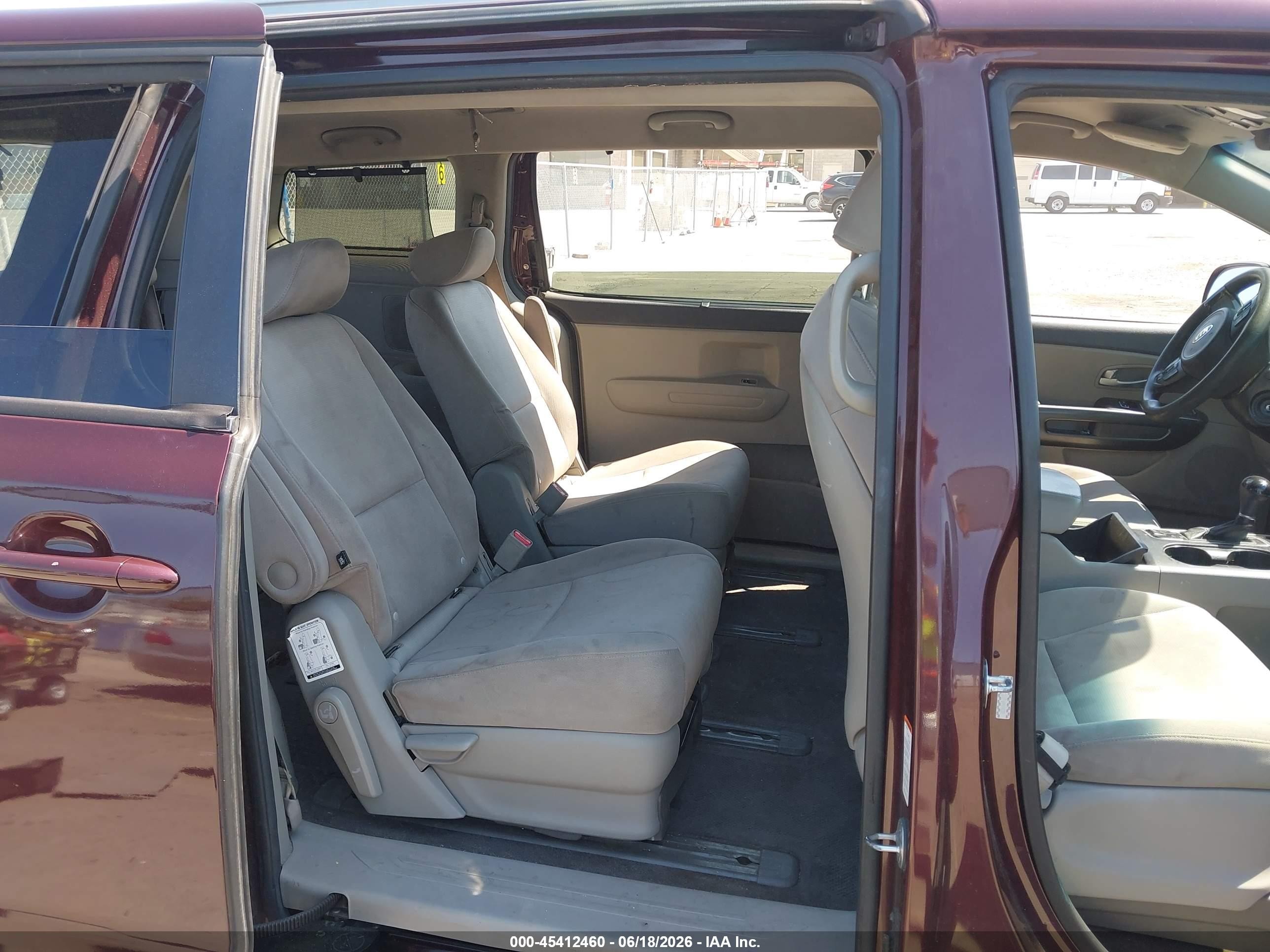 2015 Kia Sedona Lx Бордовый vin: KNDMB5C18F6059820