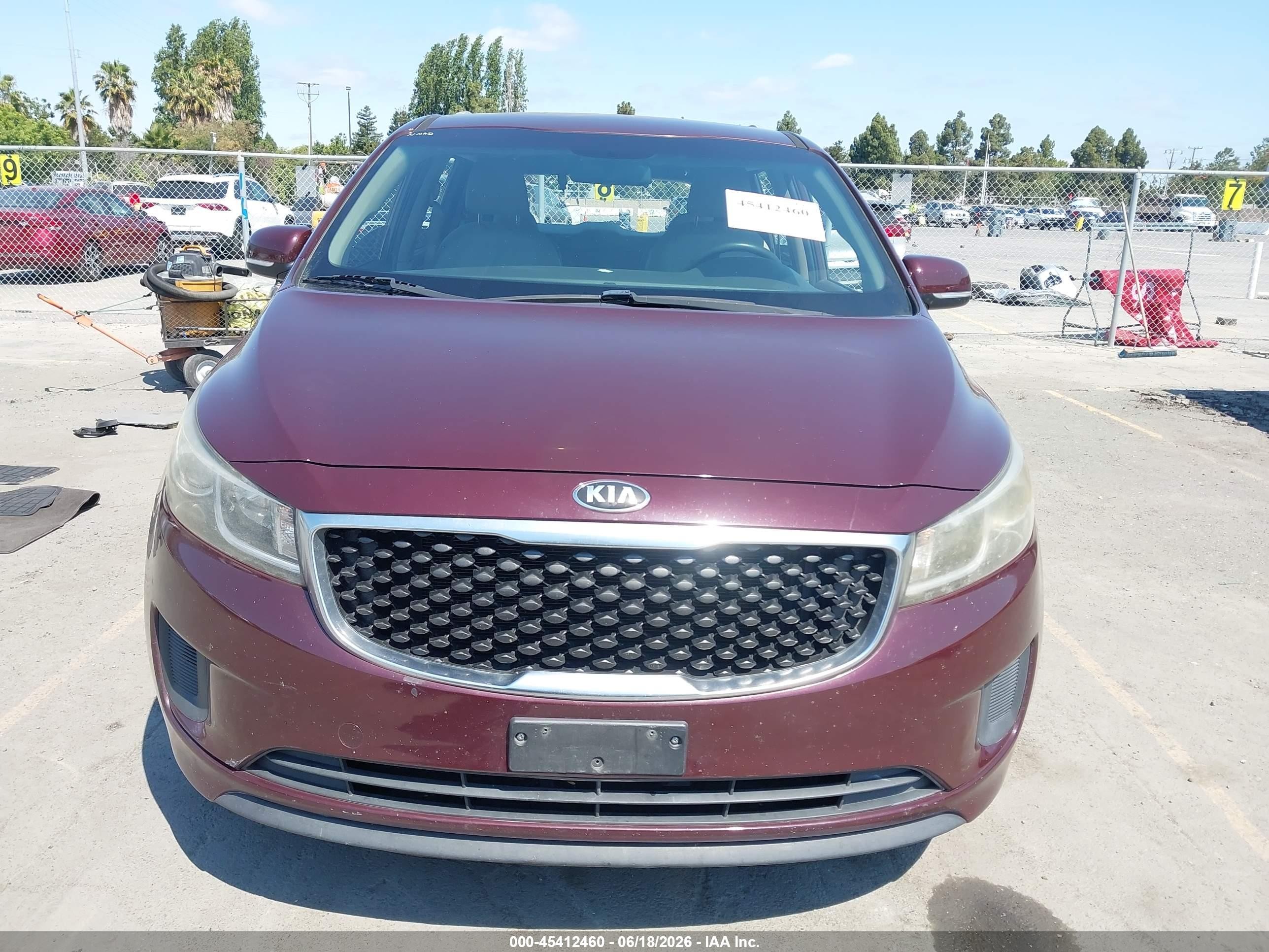 2015 Kia Sedona Lx Бордовый vin: KNDMB5C18F6059820