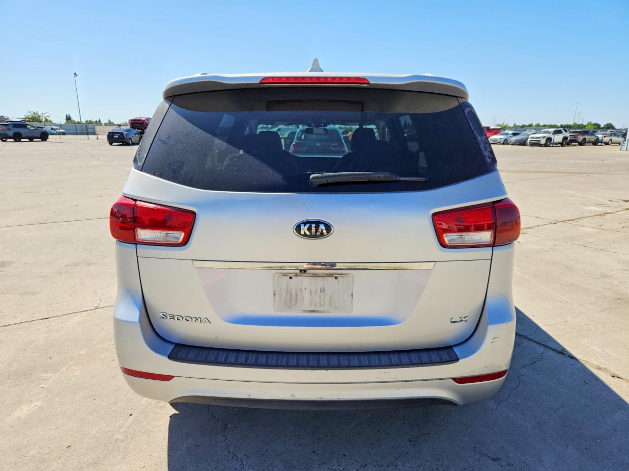 2015 Kia Sedona Lx Silver vin: KNDMB5C18F6062622