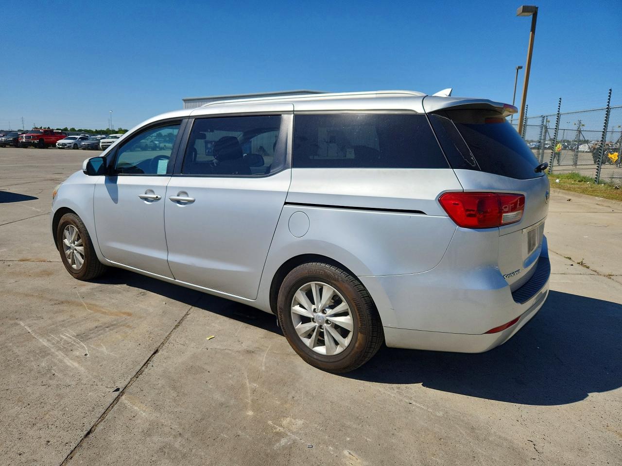2015 Kia Sedona Lx Silver vin: KNDMB5C18F6062622