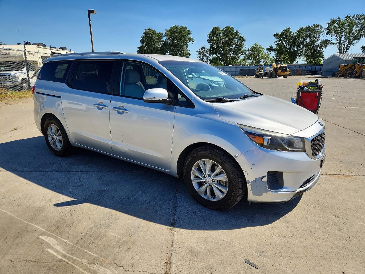 2015 Kia Sedona Lx Silver vin: KNDMB5C18F6062622