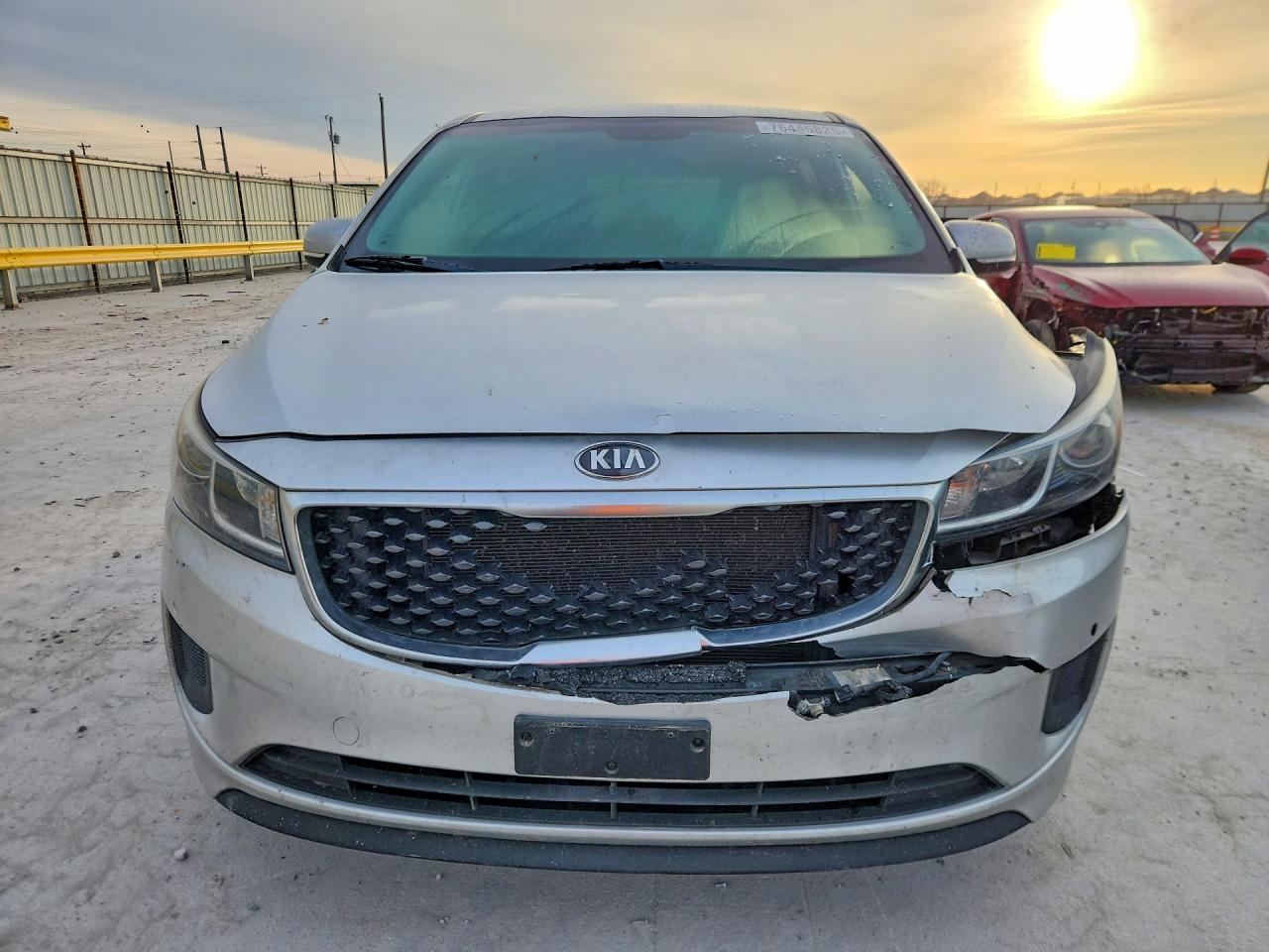 2016 Kia Sedona Lx Серебряный vin: KNDMB5C18G6212391