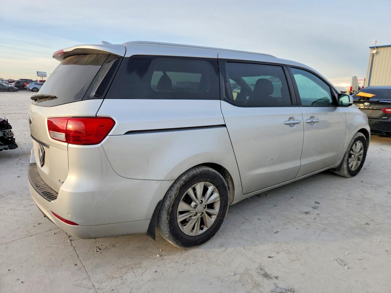 2016 Kia Sedona Lx Серебряный vin: KNDMB5C18G6212391