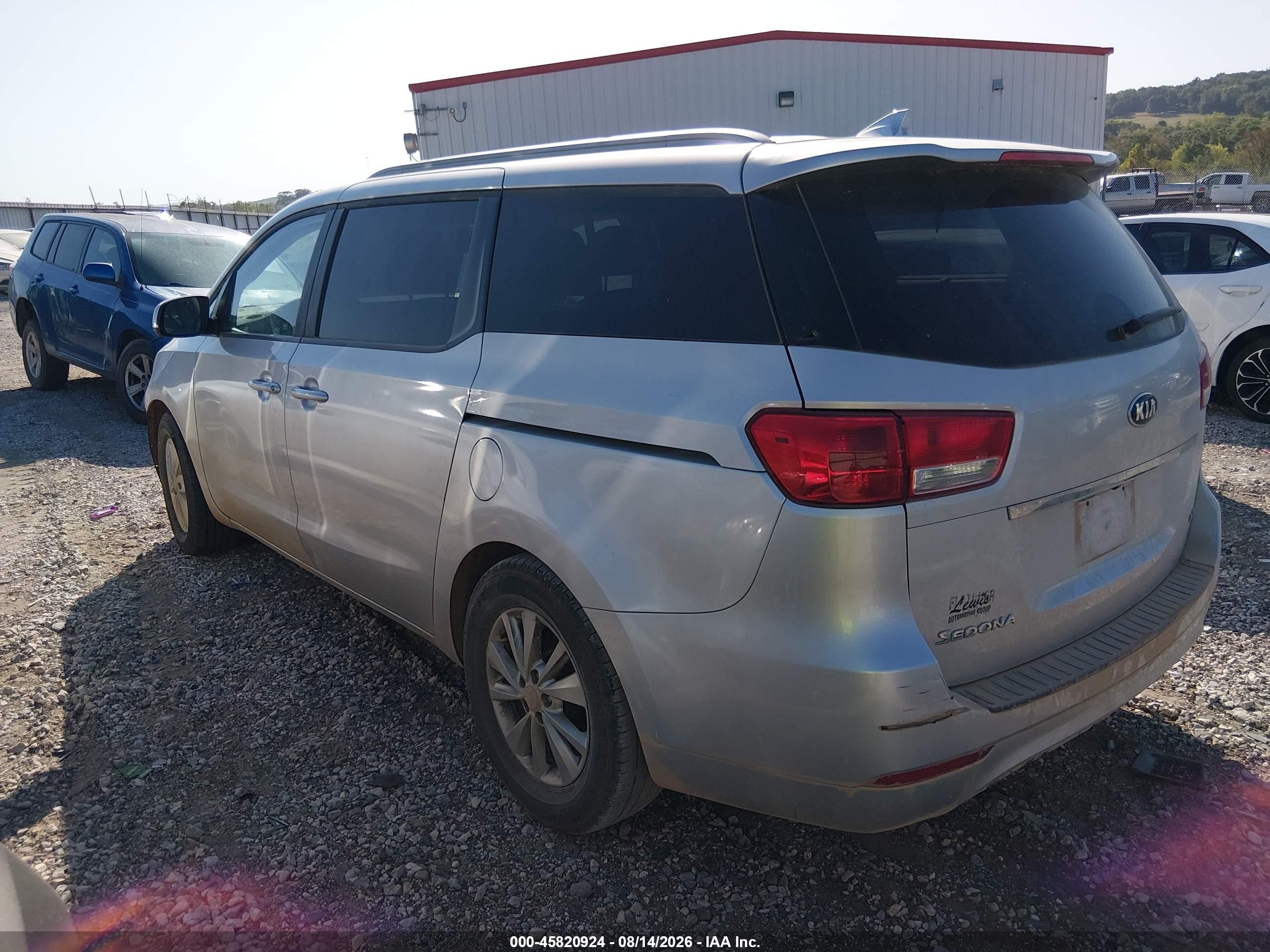 2015 Kia Sedona Lx Серебряный vin: KNDMB5C19F6048471