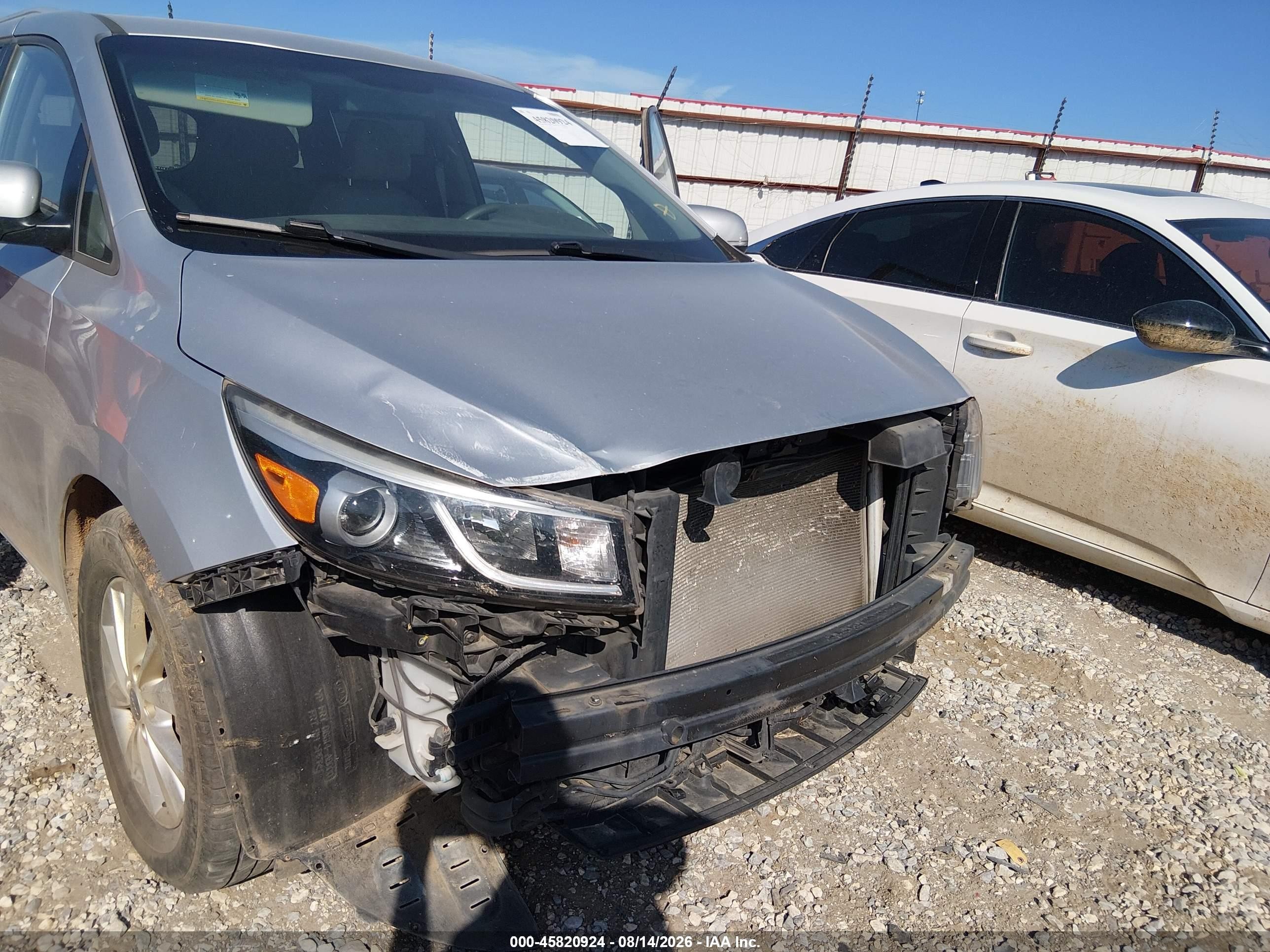 2015 Kia Sedona Lx Серебряный vin: KNDMB5C19F6048471