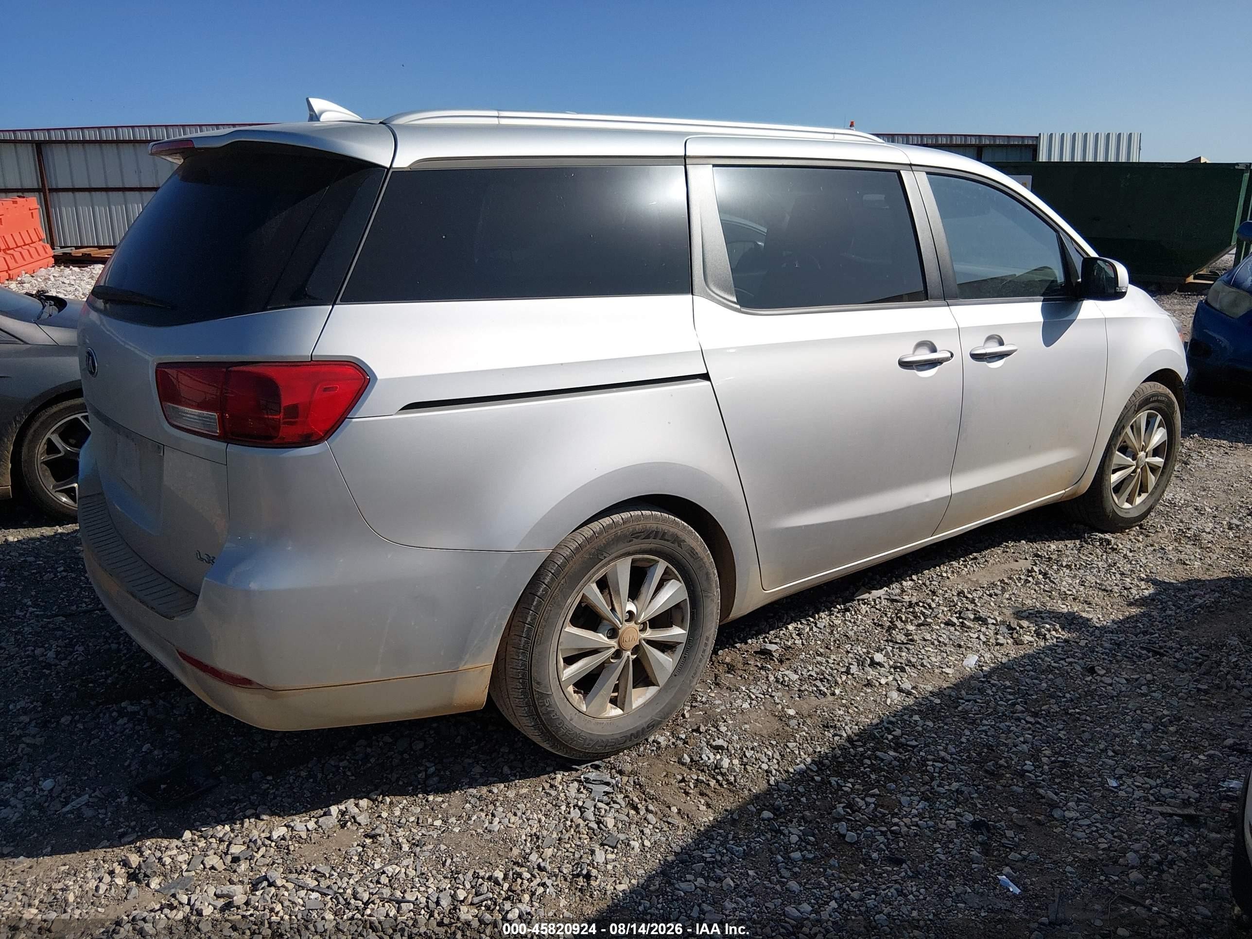 2015 Kia Sedona Lx Серебряный vin: KNDMB5C19F6048471