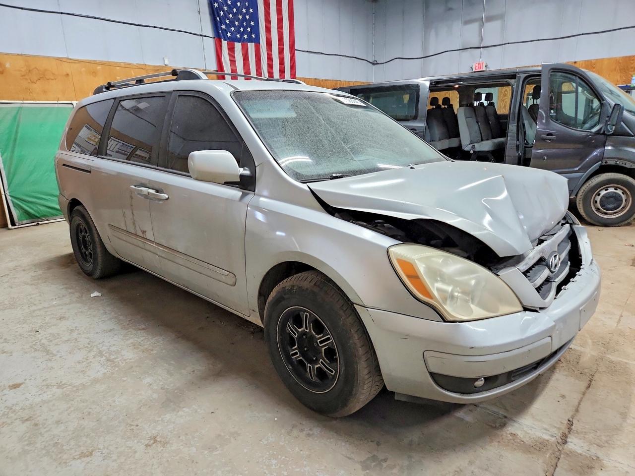 2007 Hyundai Entourage Gls Silver vin: KNDMC233076039995