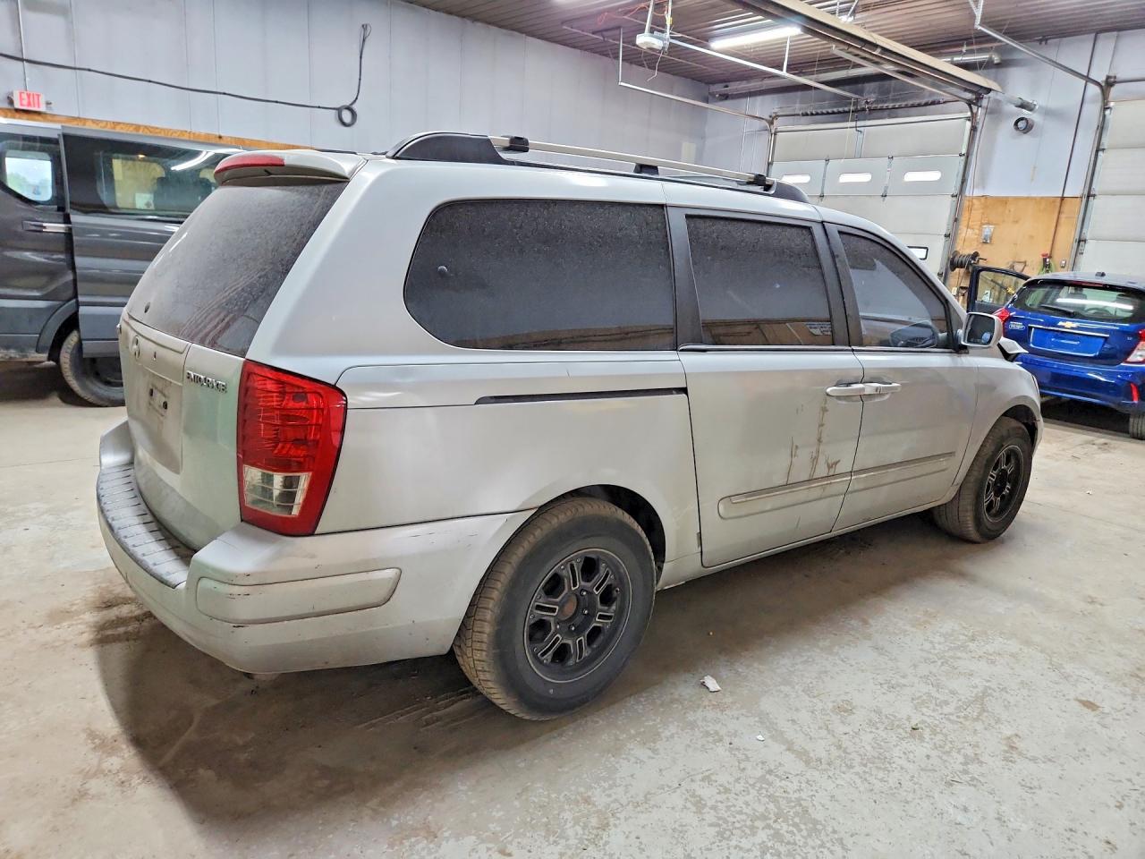 2007 Hyundai Entourage Gls Silver vin: KNDMC233076039995