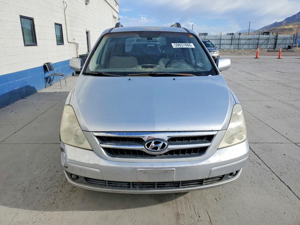 2008 Hyundai Entourage Silver vin: KNDMC233086046754