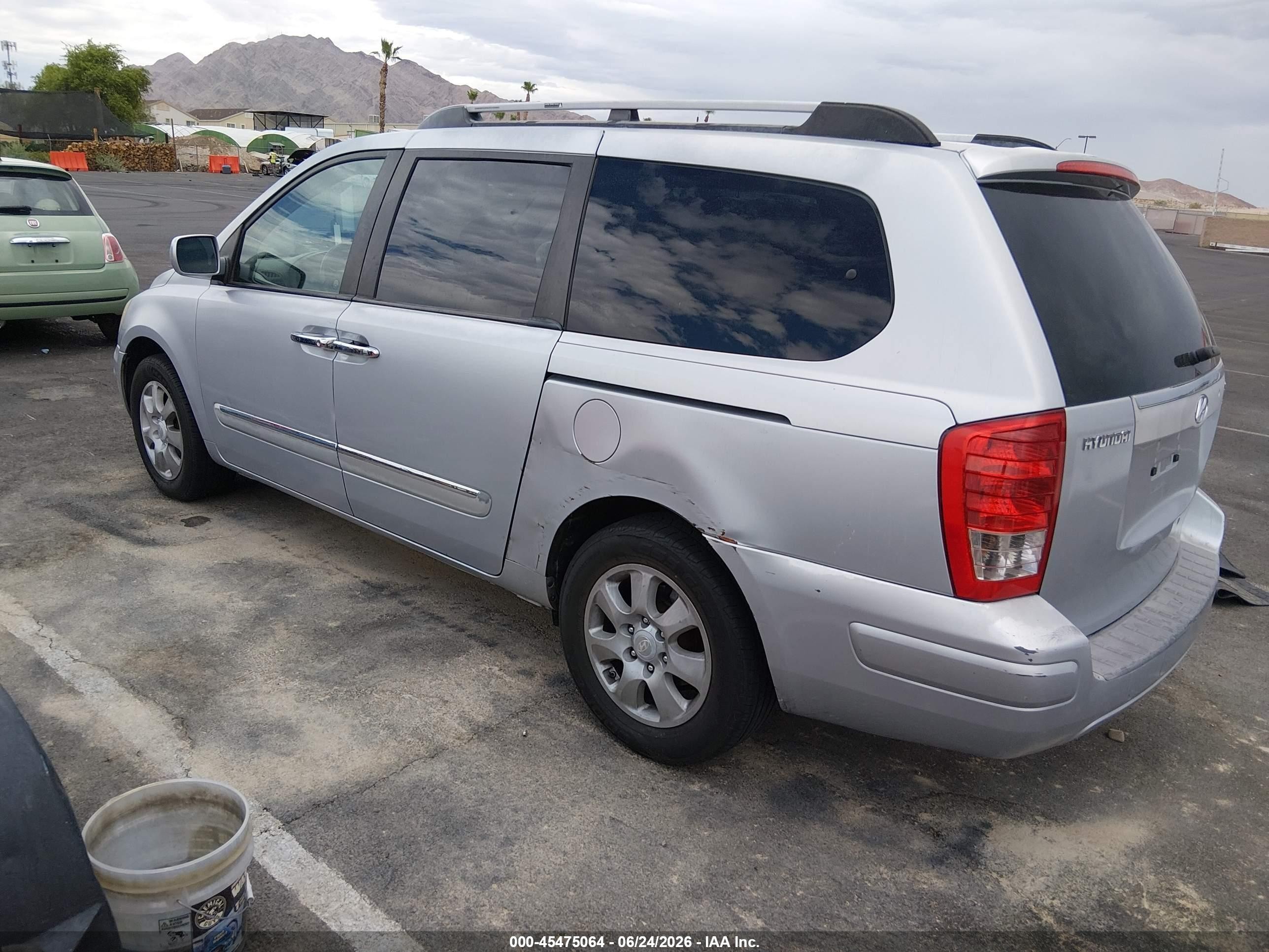 2007 Hyundai Entourage Gls/limited/se Silver vin: KNDMC233176026947