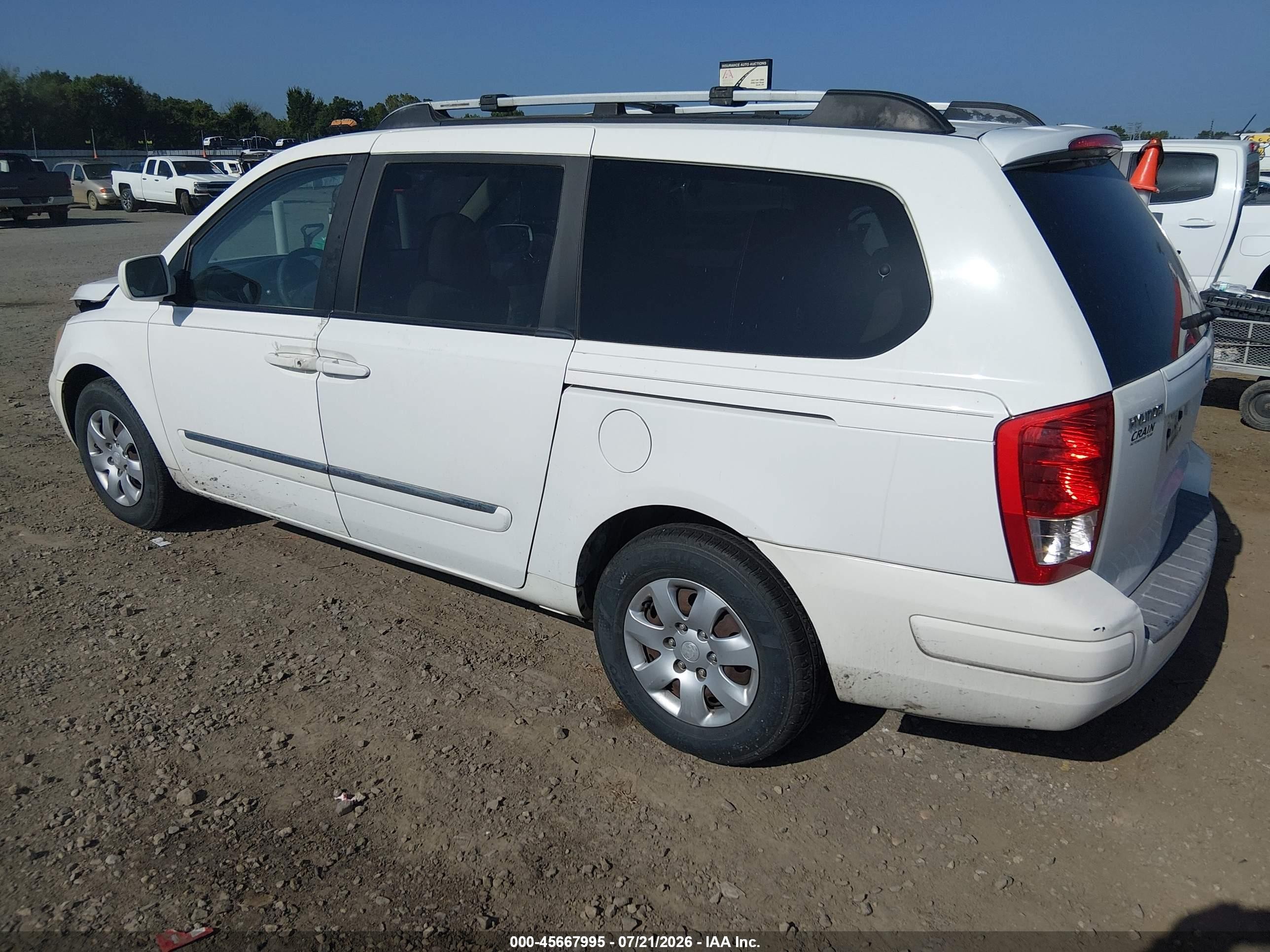 2007 Hyundai Entourage Gls/limited/se White vin: KNDMC233176027595