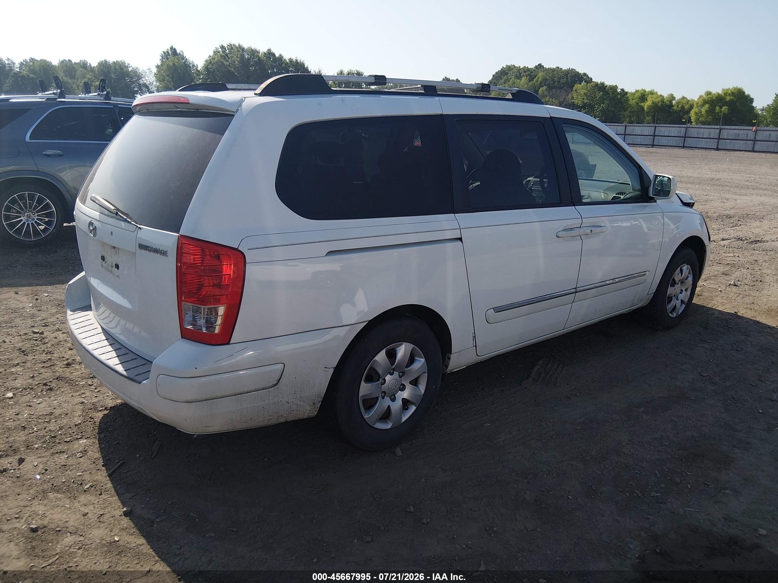 2007 Hyundai Entourage Gls/limited/se White vin: KNDMC233176027595