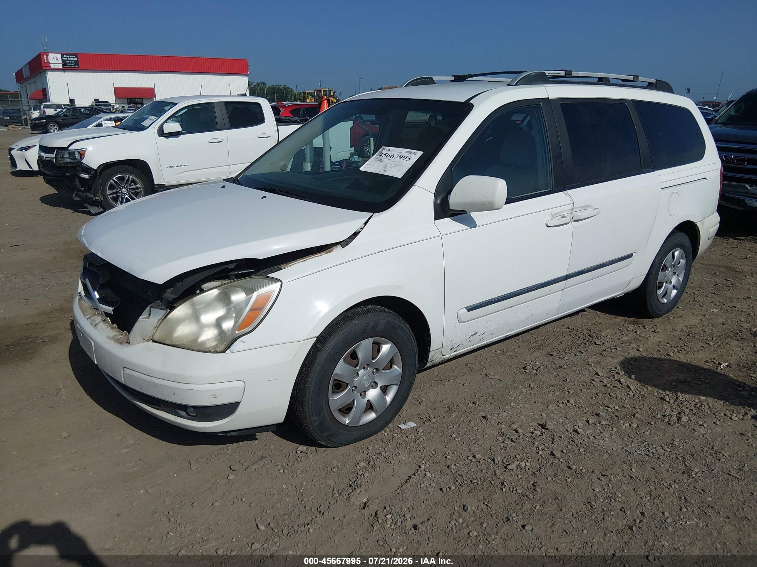 2007 Hyundai Entourage Gls/limited/se White vin: KNDMC233176027595