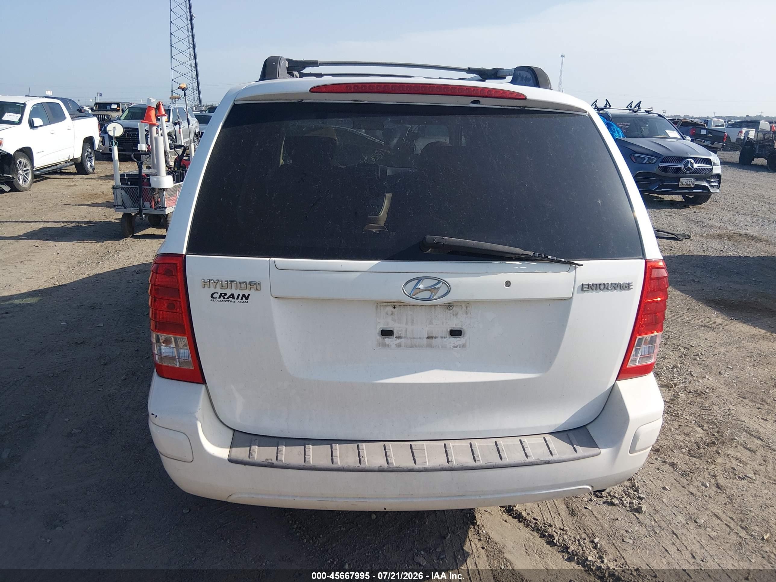 2007 Hyundai Entourage Gls/limited/se White vin: KNDMC233176027595