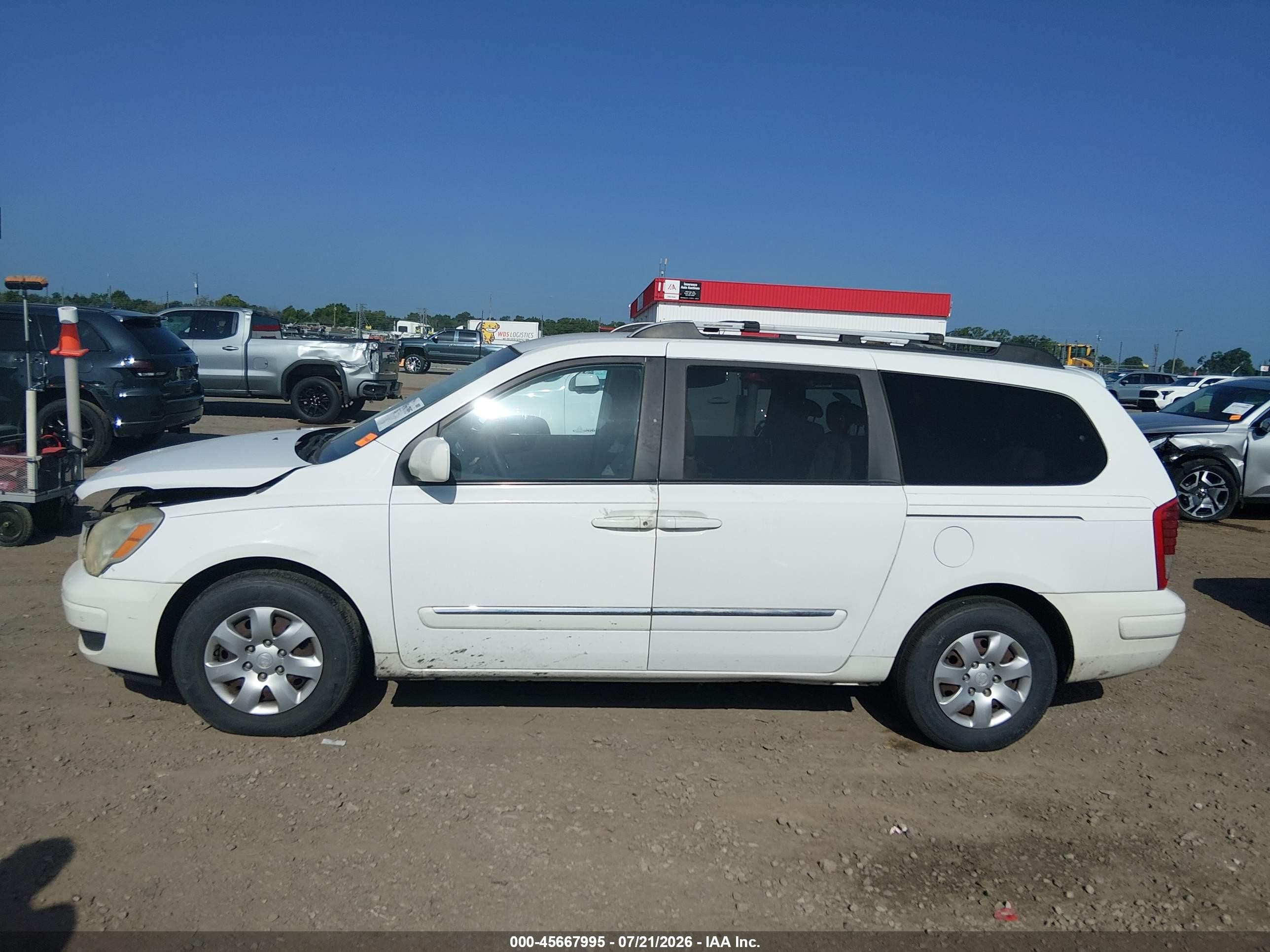 2007 Hyundai Entourage Gls/limited/se White vin: KNDMC233176027595
