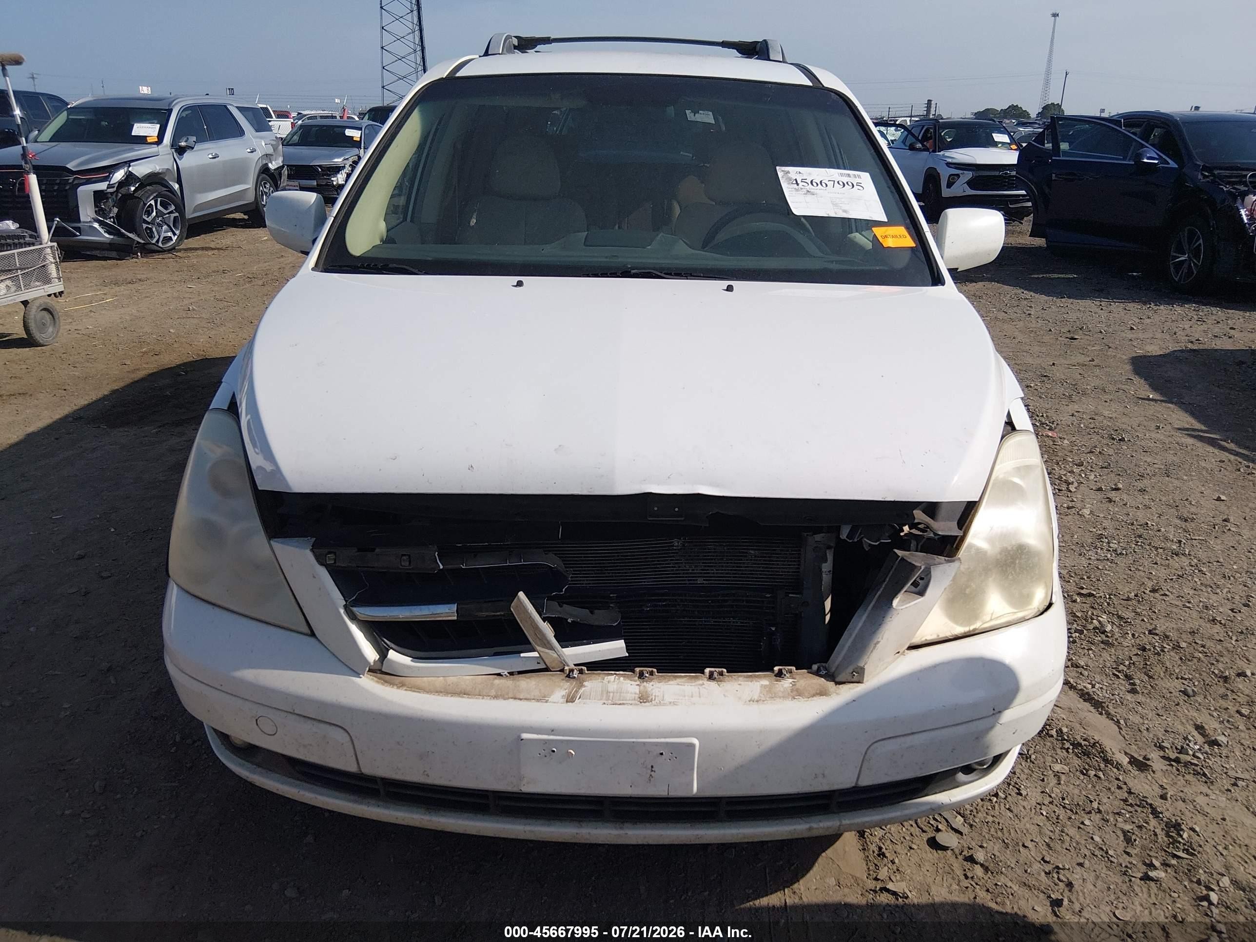 2007 Hyundai Entourage Gls/limited/se White vin: KNDMC233176027595