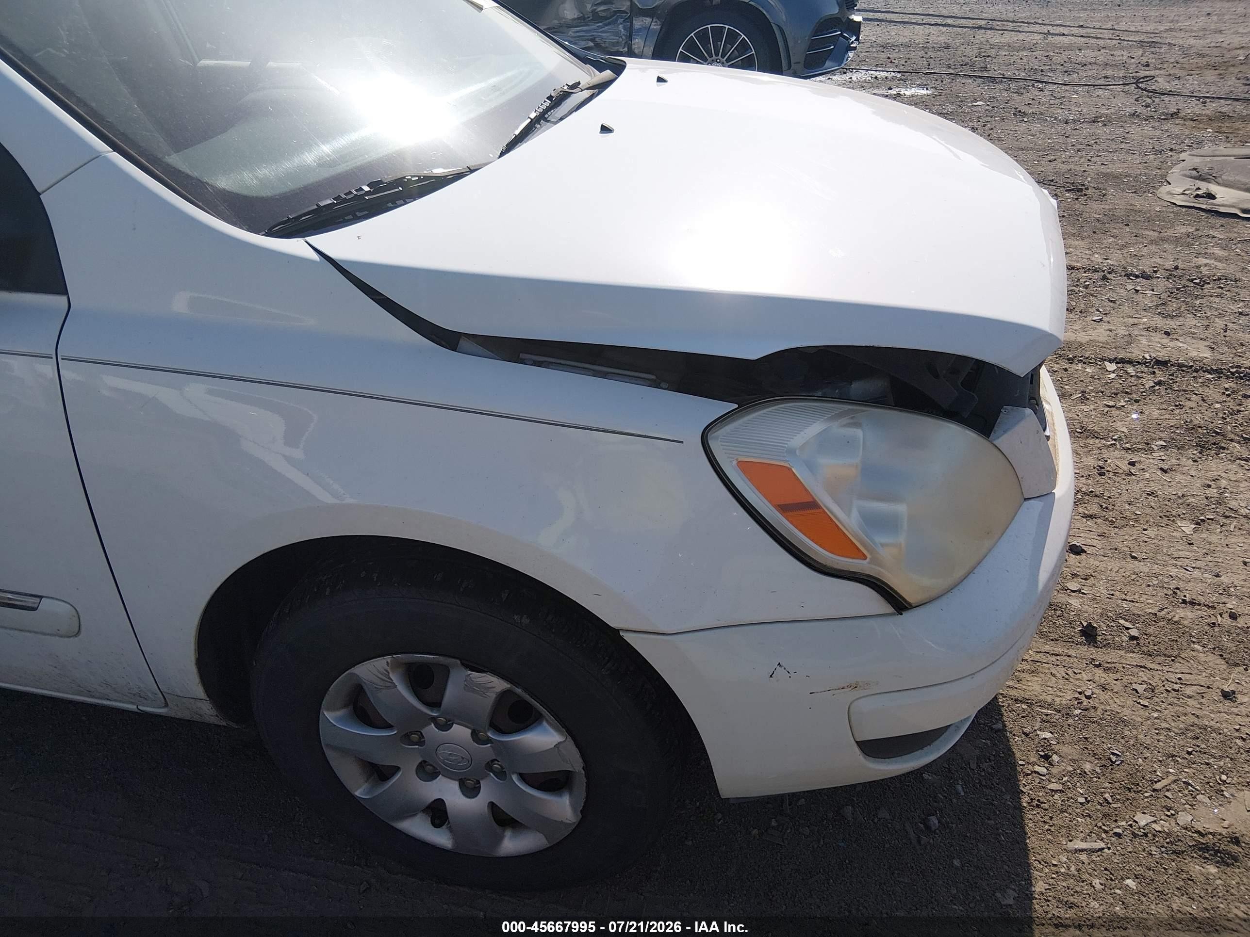 2007 Hyundai Entourage Gls/limited/se White vin: KNDMC233176027595