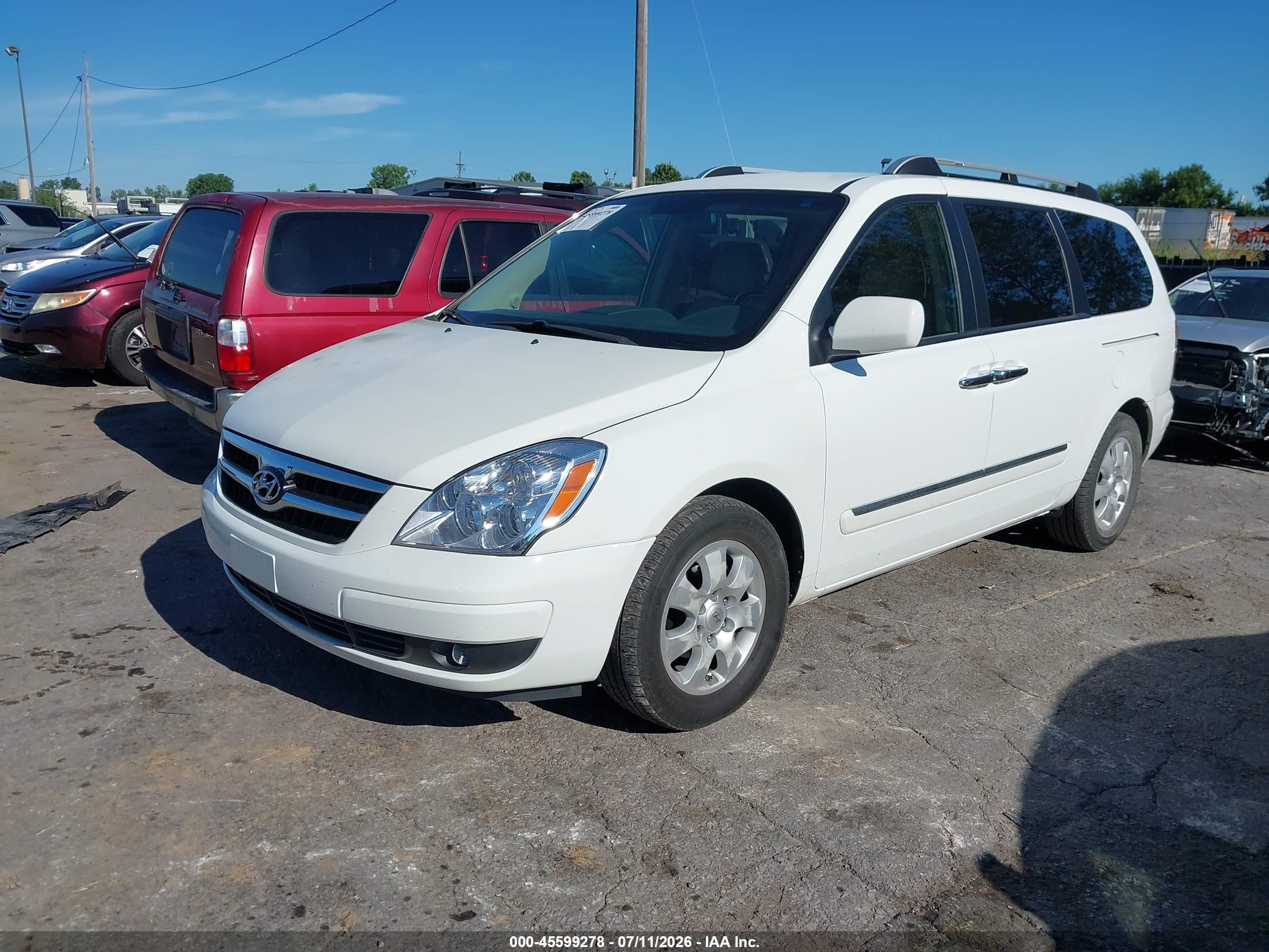 2007 Hyundai Entourage Gls/limited/se White vin: KNDMC233176037950