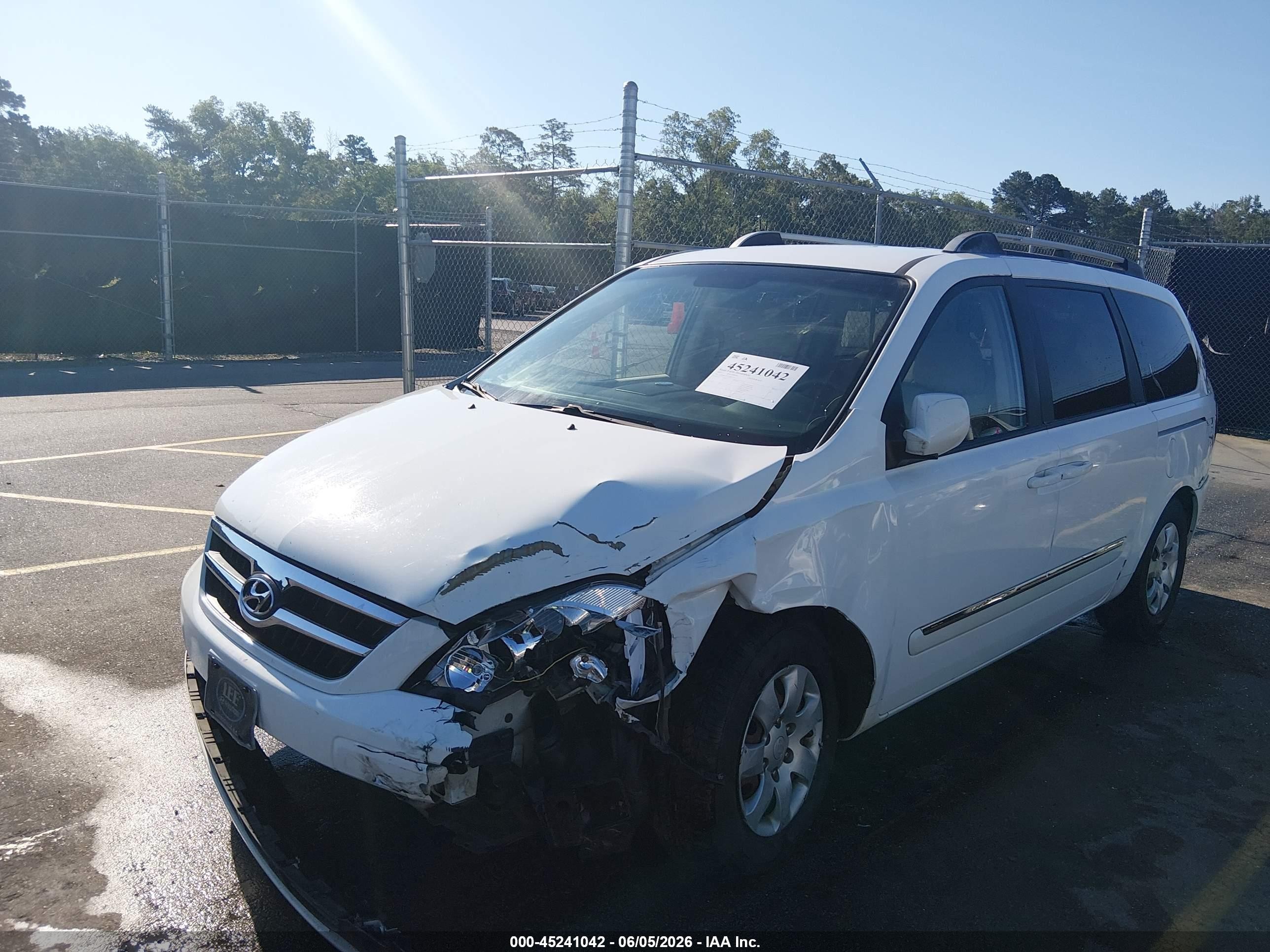 2007 Hyundai Entourage Gls/limited/se White vin: KNDMC233276032241