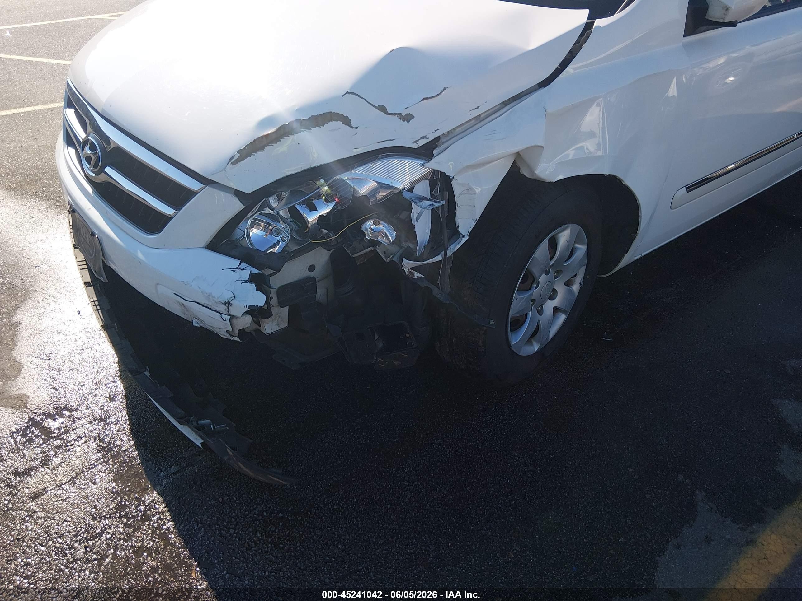2007 Hyundai Entourage Gls/limited/se White vin: KNDMC233276032241