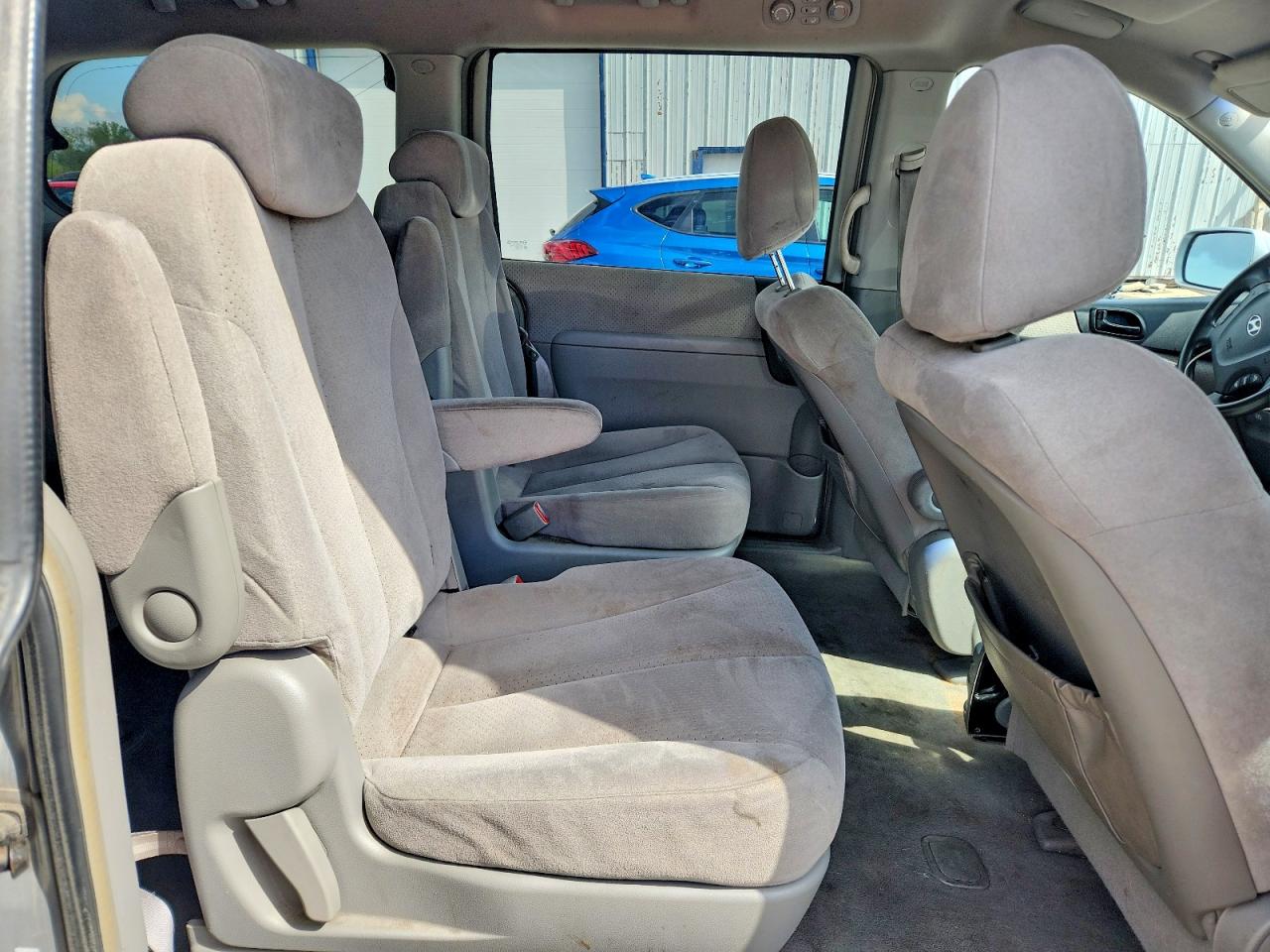 2007 Hyundai Entourage Gls Silver vin: KNDMC233276043059