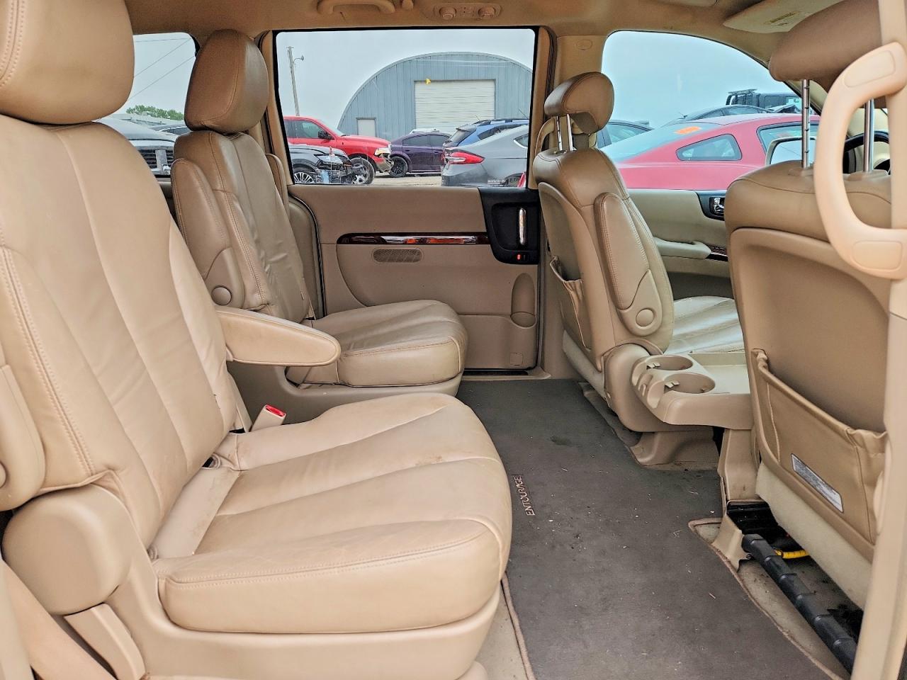 2007 Hyundai Entourage Gls Gold vin: KNDMC233376031454