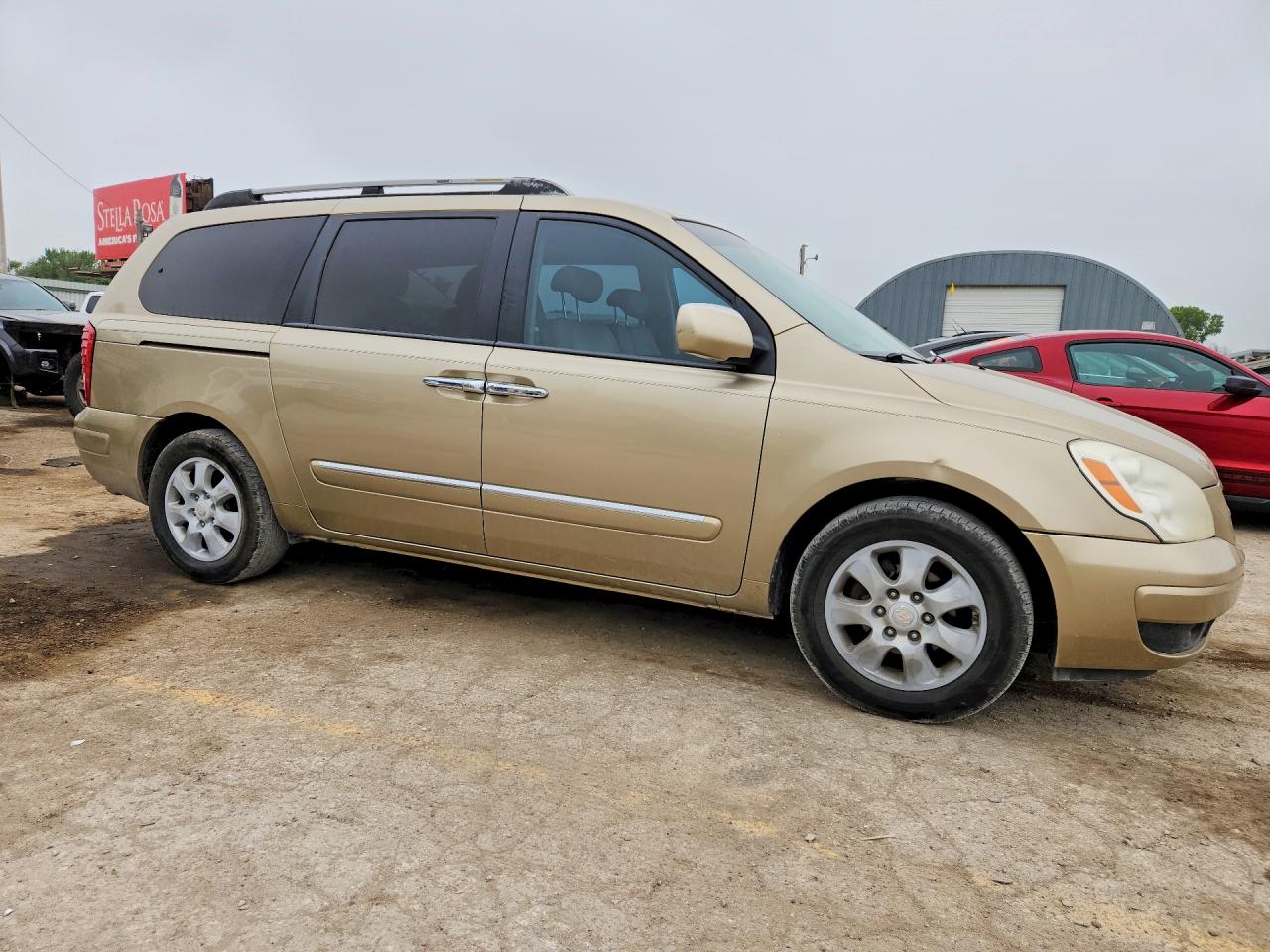 2007 Hyundai Entourage Gls Gold vin: KNDMC233376031454