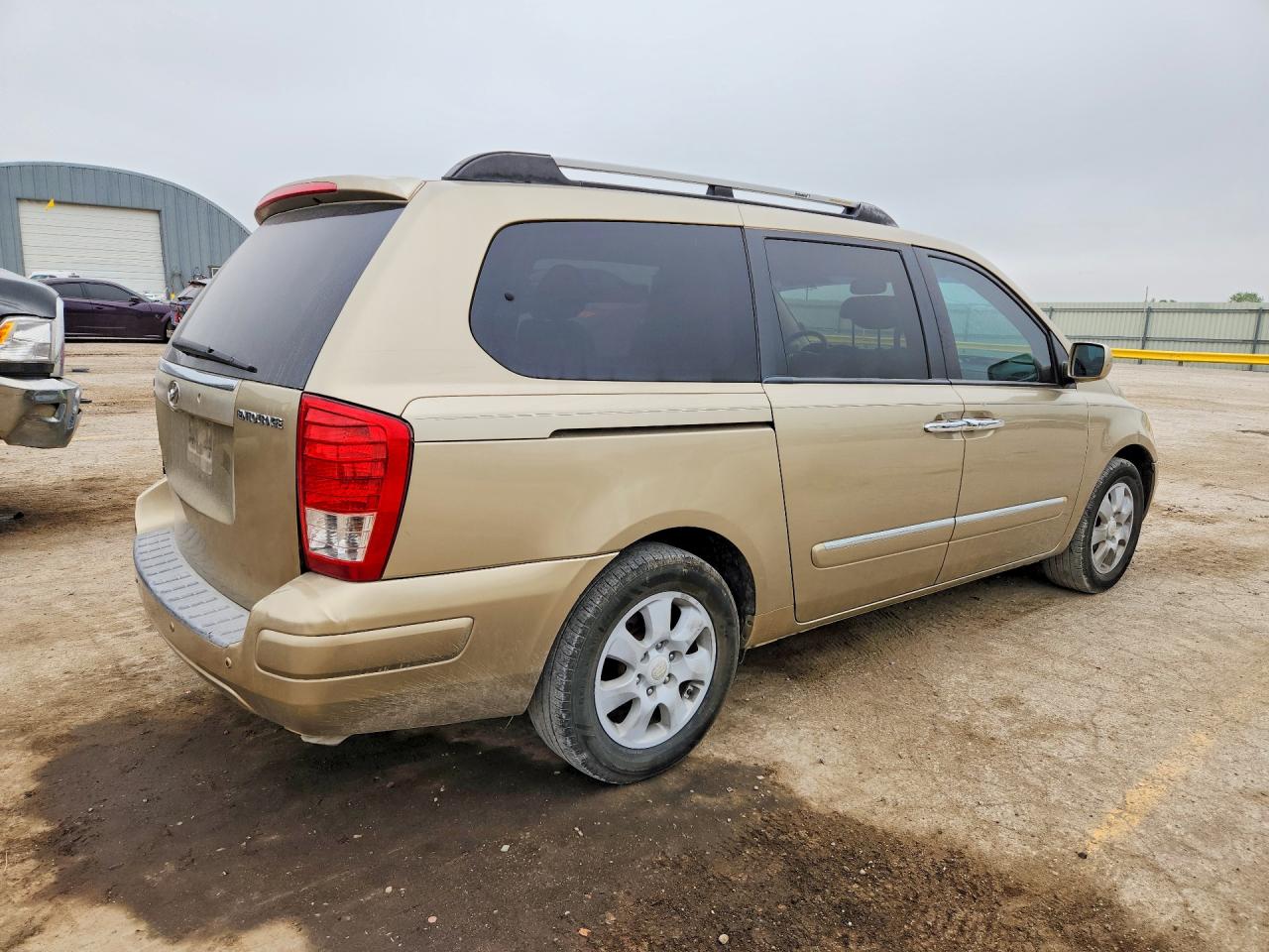 2007 Hyundai Entourage Gls Gold vin: KNDMC233376031454