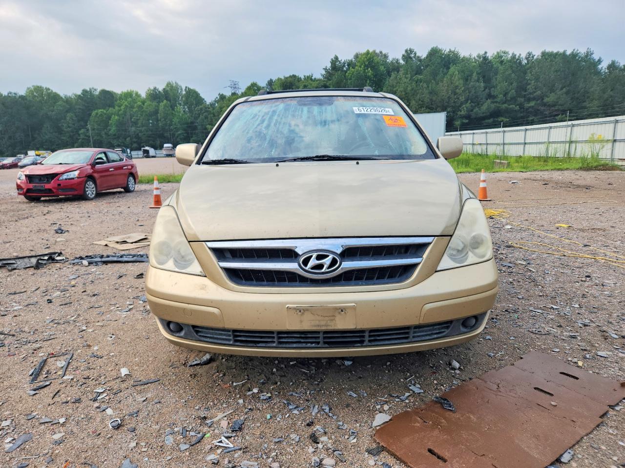 2008 Hyundai Entourage Gls Gold vin: KNDMC233386056193