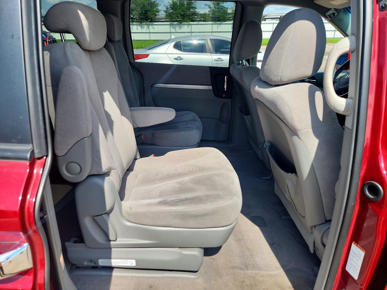 2007 Hyundai Entourage Gls Red vin: KNDMC233476015506
