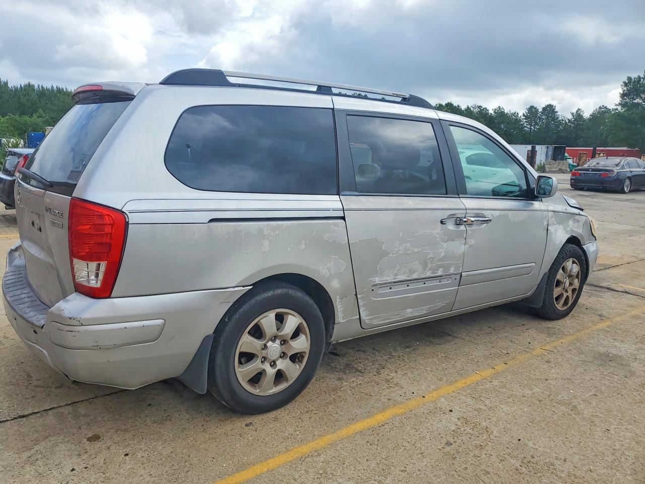 2007 Hyundai Entourage Gls Silver vin: KNDMC233576021427