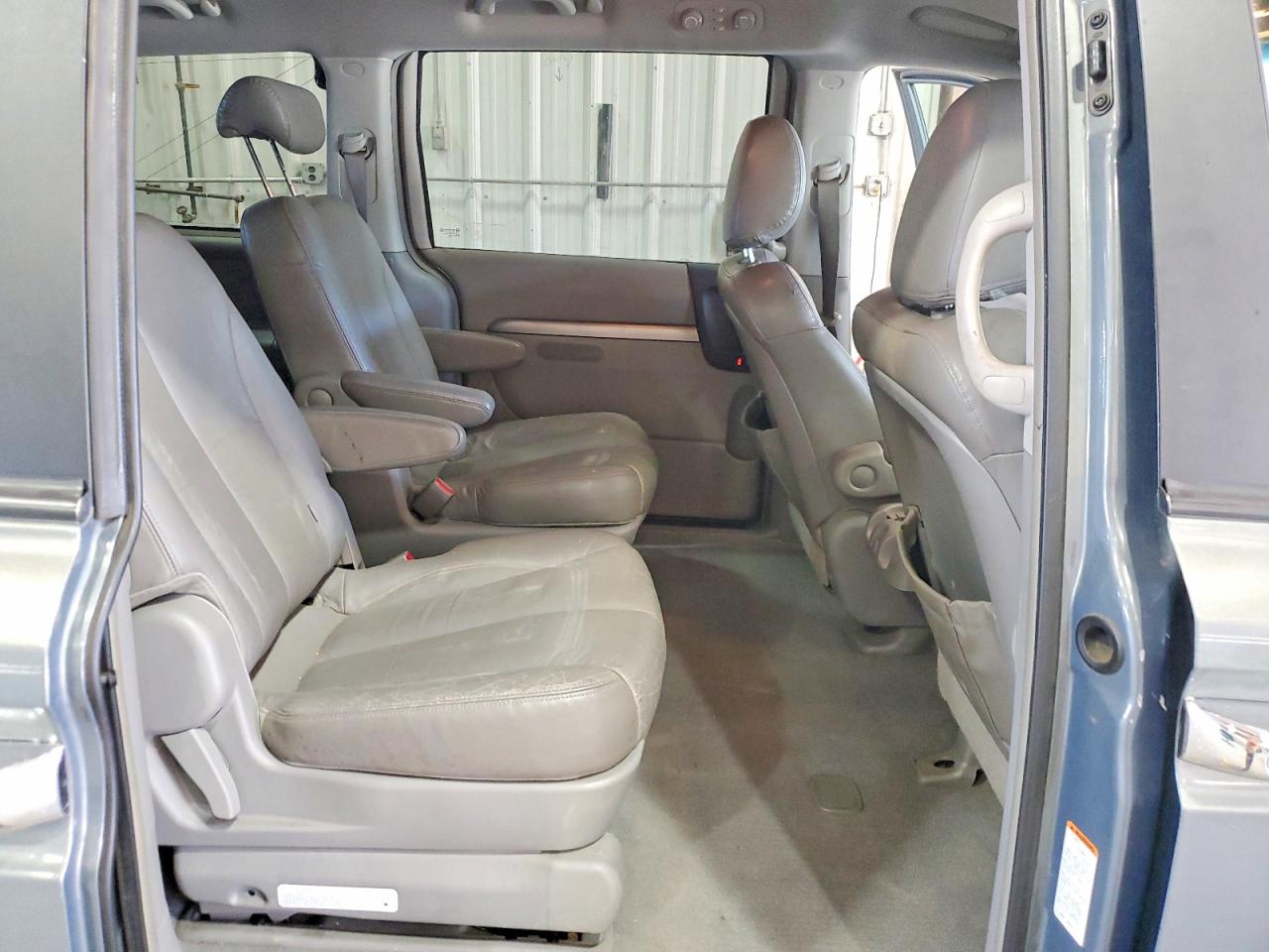 2007 Hyundai Entourage Gls Gray vin: KNDMC233576036784