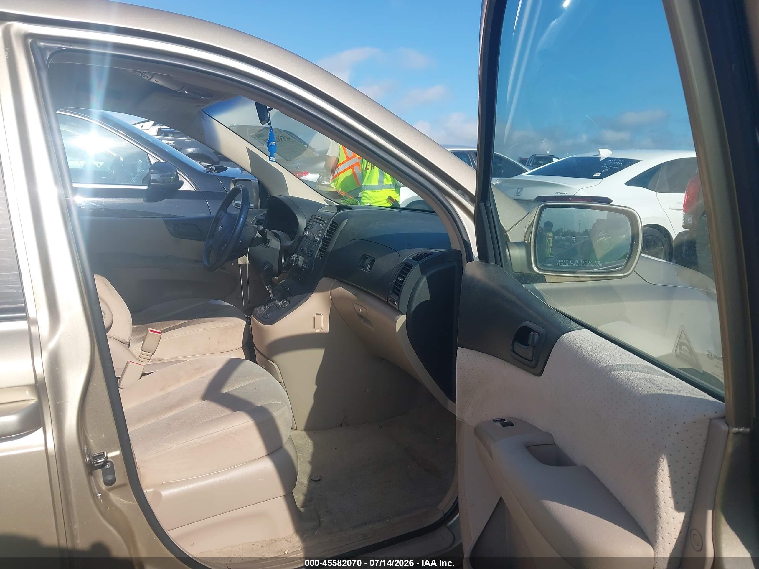 2007 Hyundai Entourage Gls/limited/se Gold vin: KNDMC233676011263