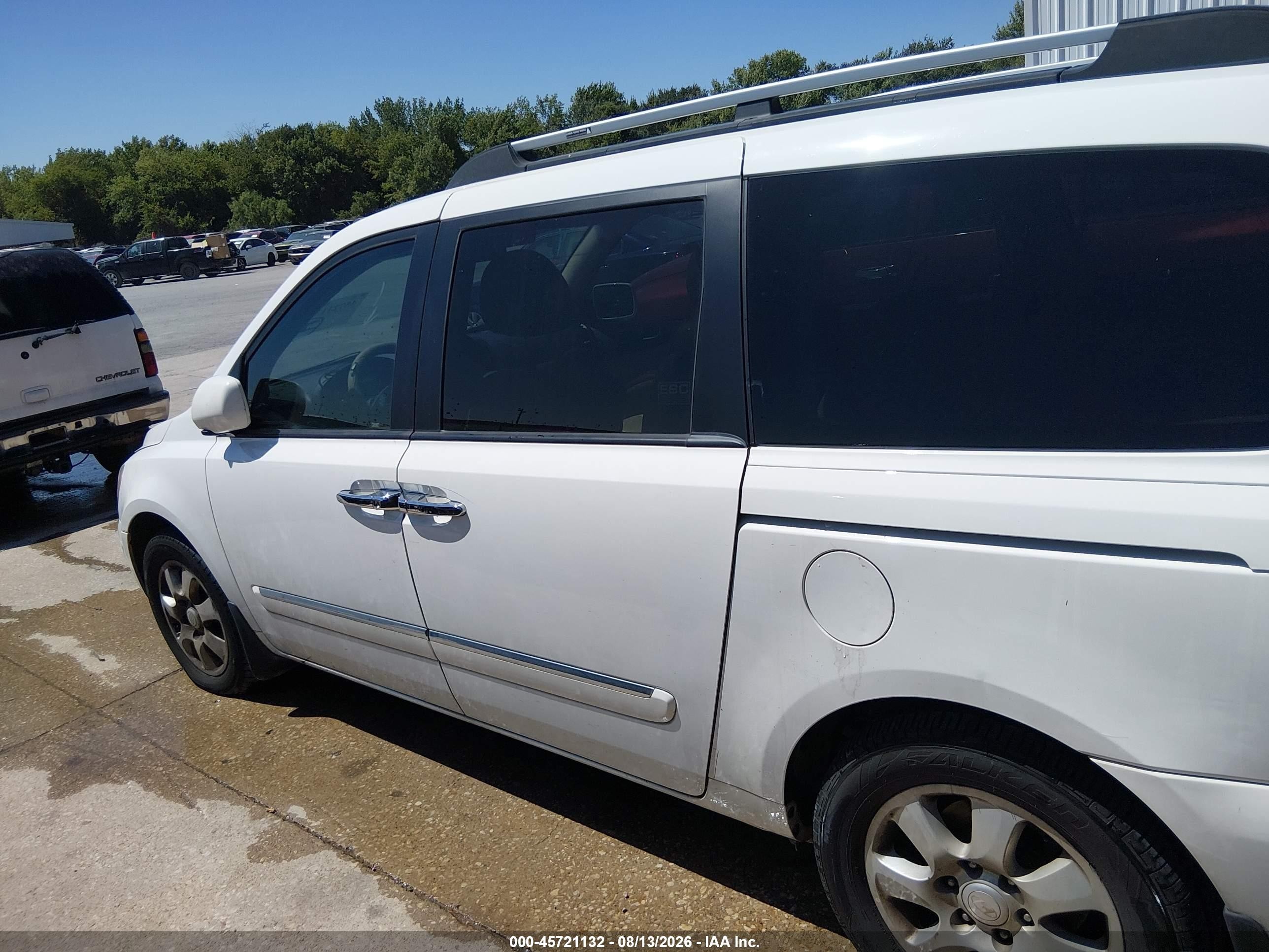 2008 Hyundai Entourage Gls/limited White vin: KNDMC233686056902